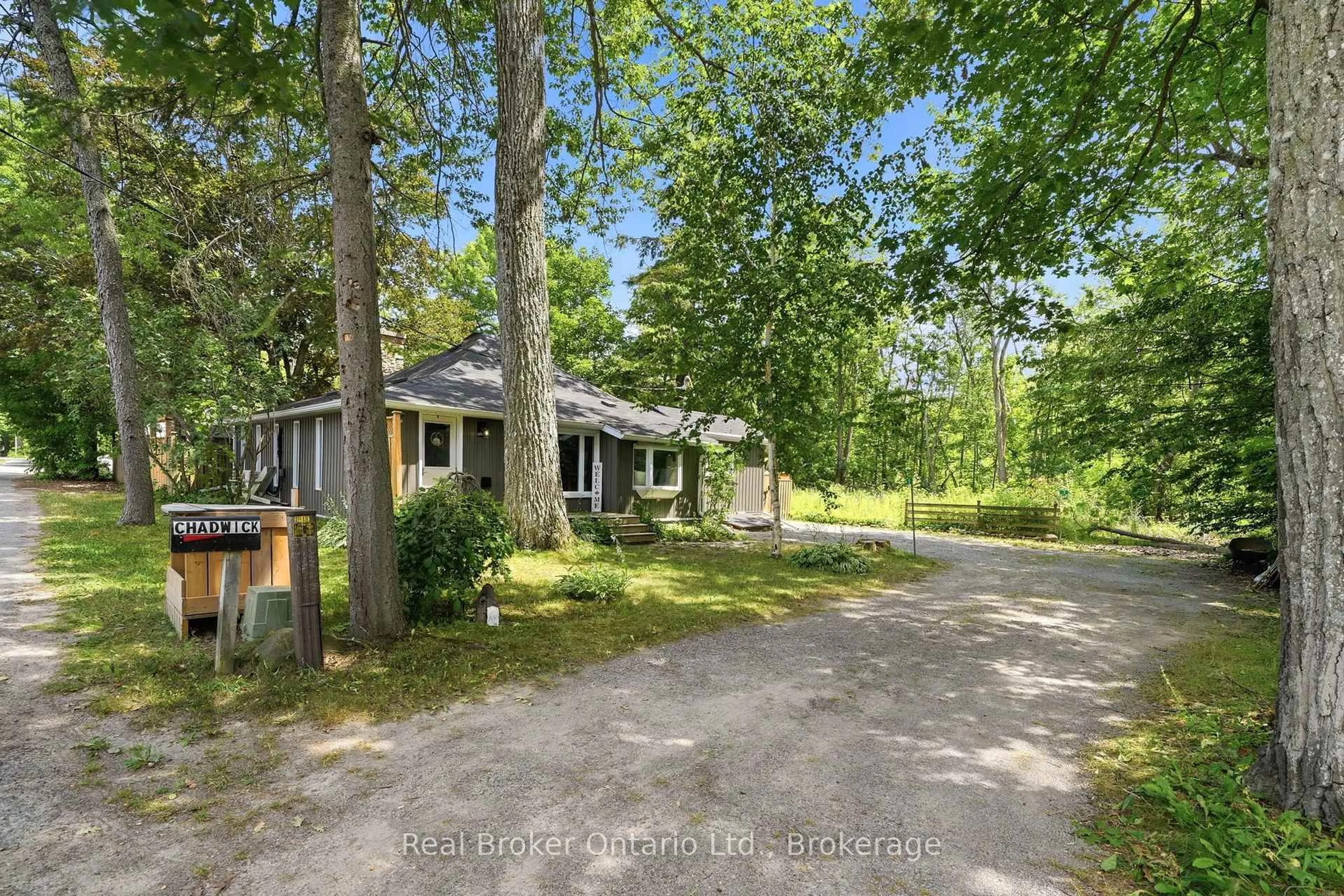 A pic from outside/outdoor area/front of a property/back of a property/a pic from drone, street for 1 JANICE Dr, Kawartha Lakes Ontario K9V 4R6