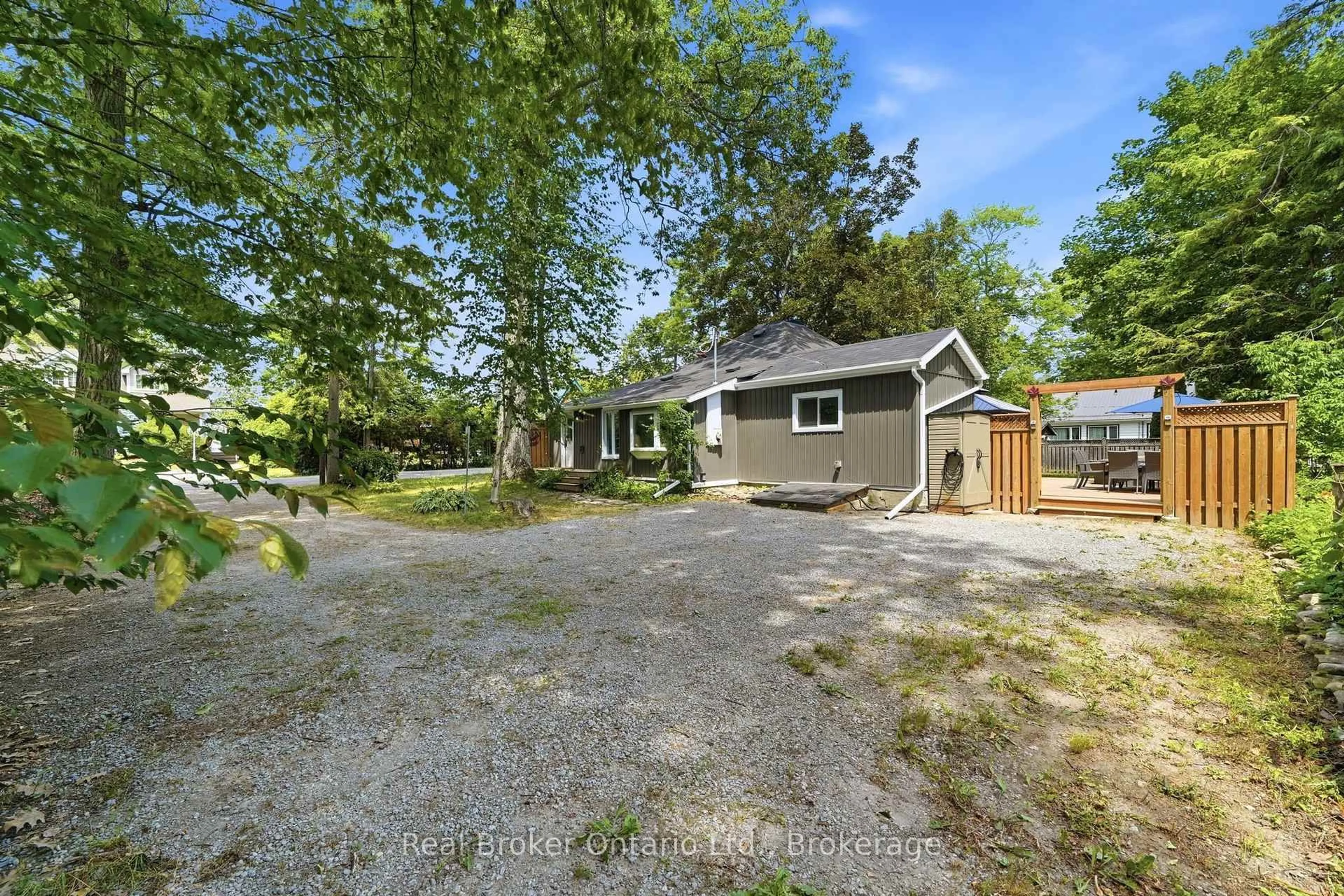 A pic from outside/outdoor area/front of a property/back of a property/a pic from drone, street for 1 JANICE Dr, Kawartha Lakes Ontario K9V 4R6
