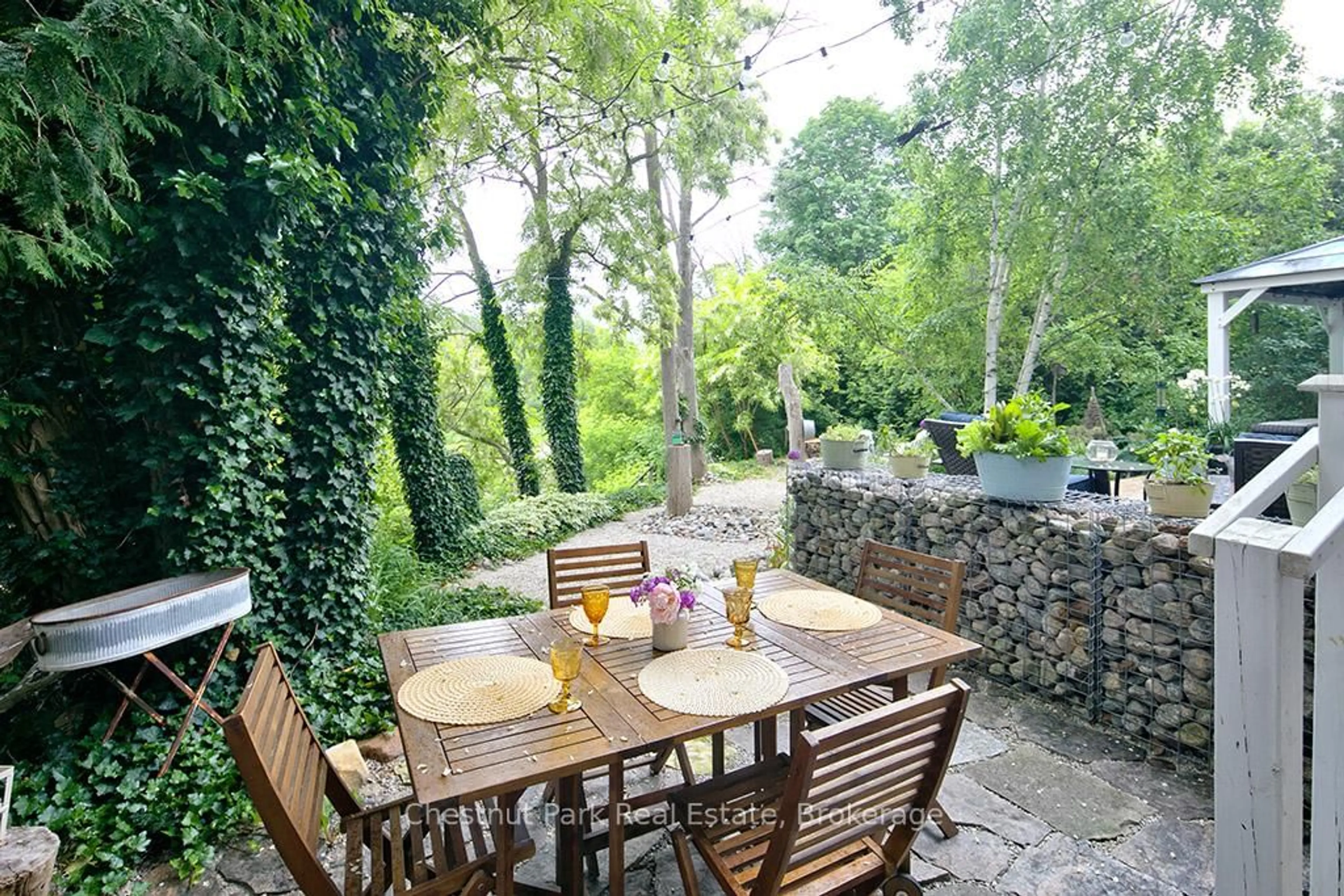 Patio, street for 114 Clark St, Blue Mountains Ontario N0H 1J0