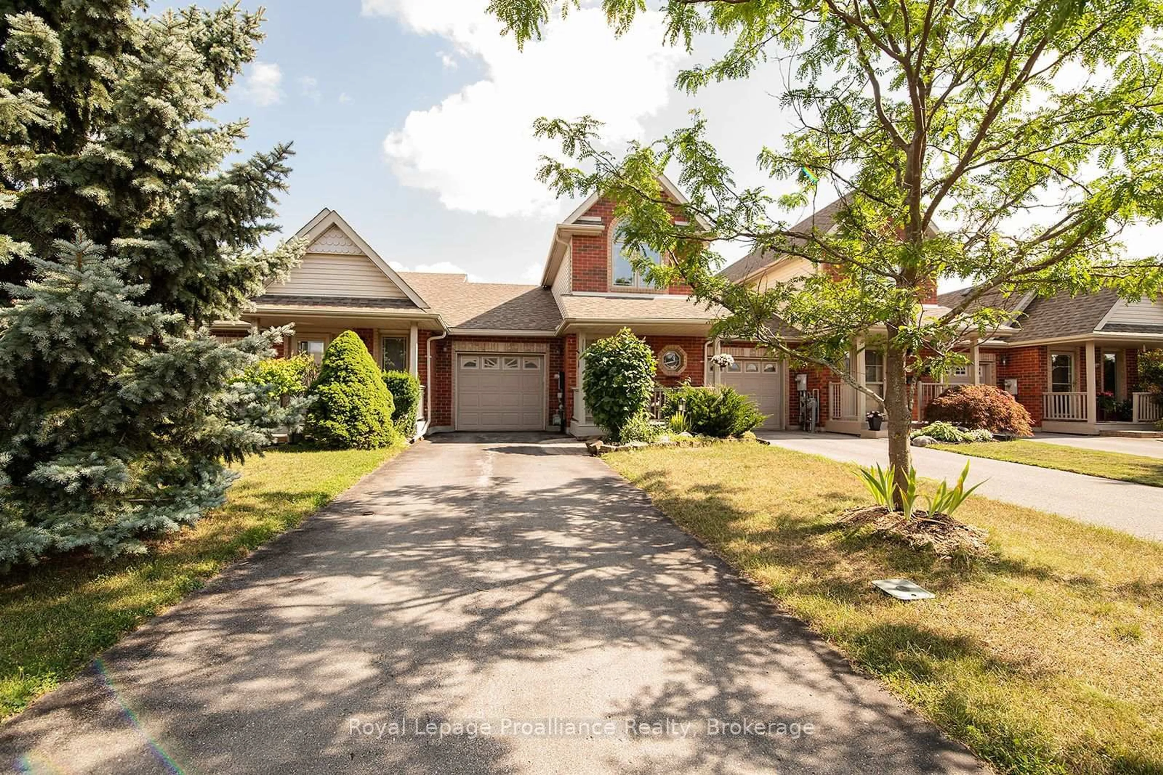 Home with brick exterior material, street for 31 Hawthorn St, Belleville Ontario K8P 5M6