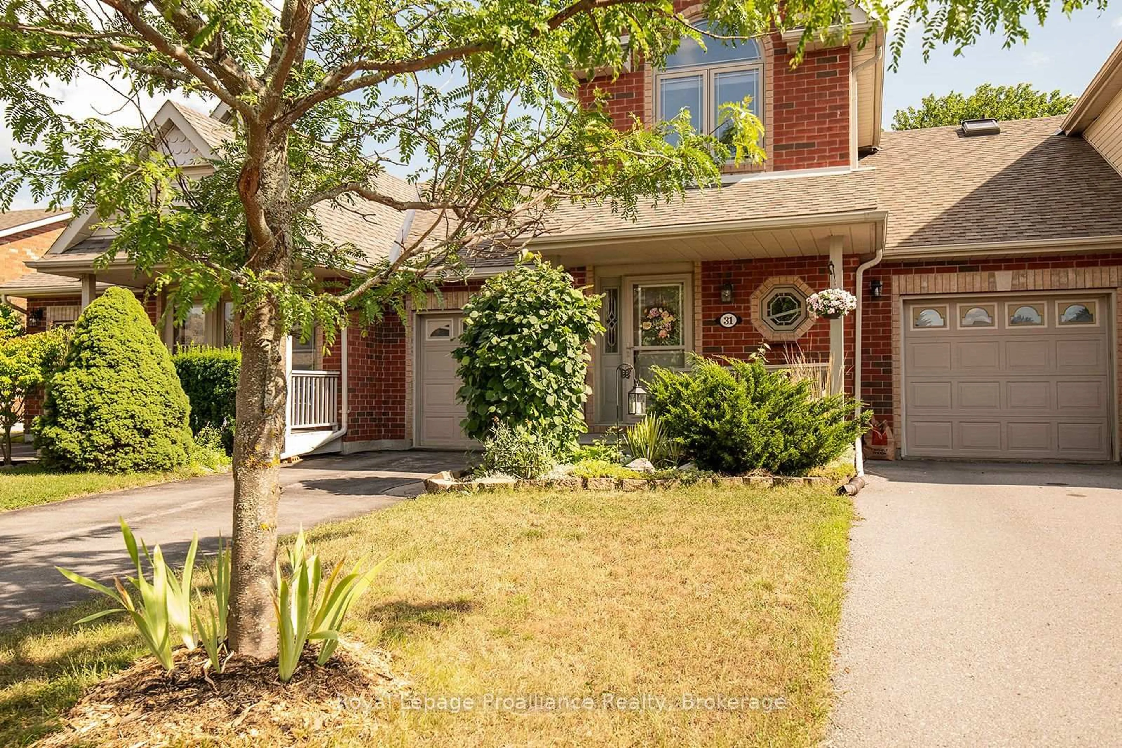Unknown for 31 Hawthorn St, Belleville Ontario K8P 5M6