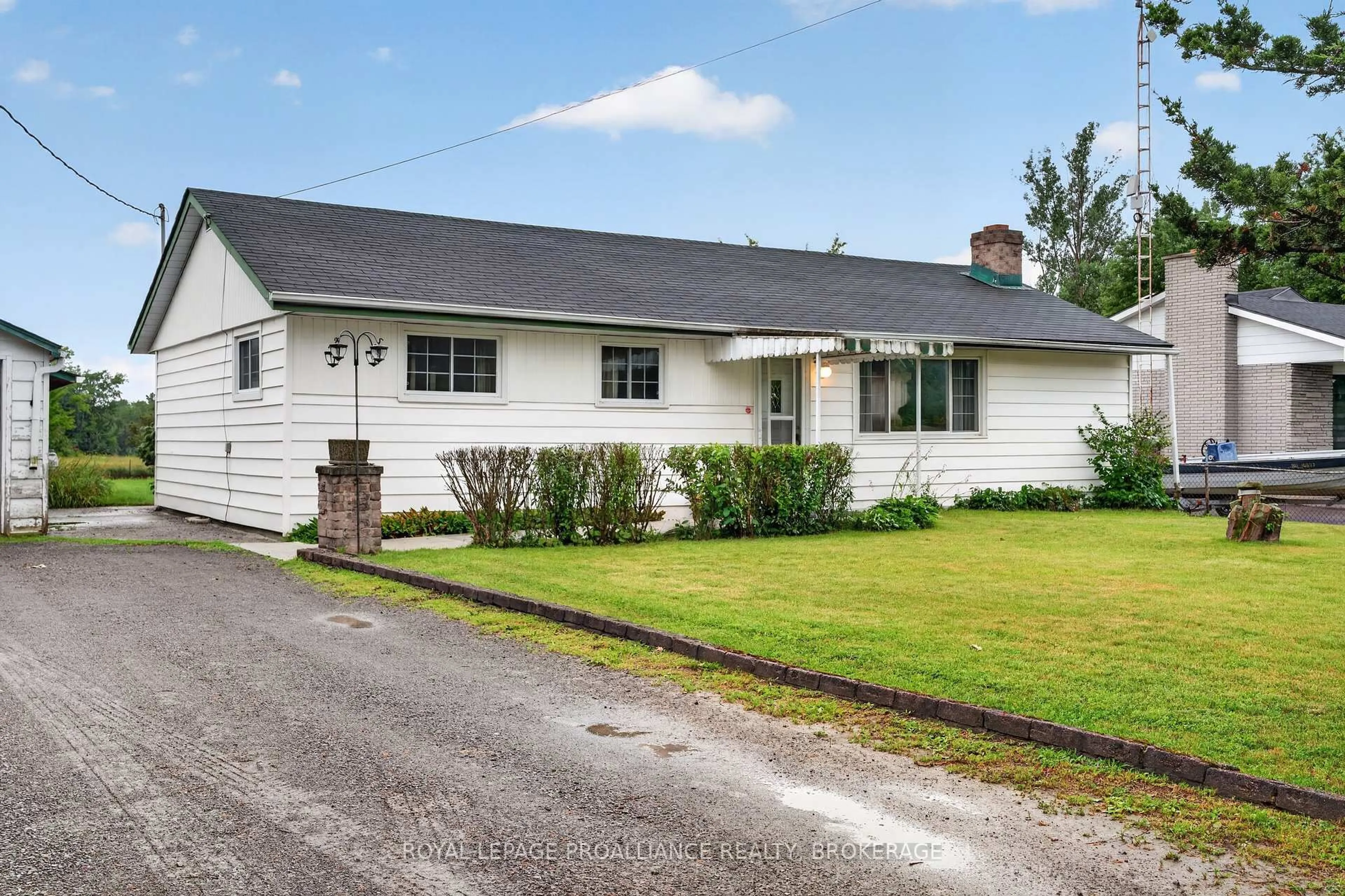 Home with vinyl exterior material, street for 2871 Burbrook Rd, Kingston Ontario K7P 2Y7