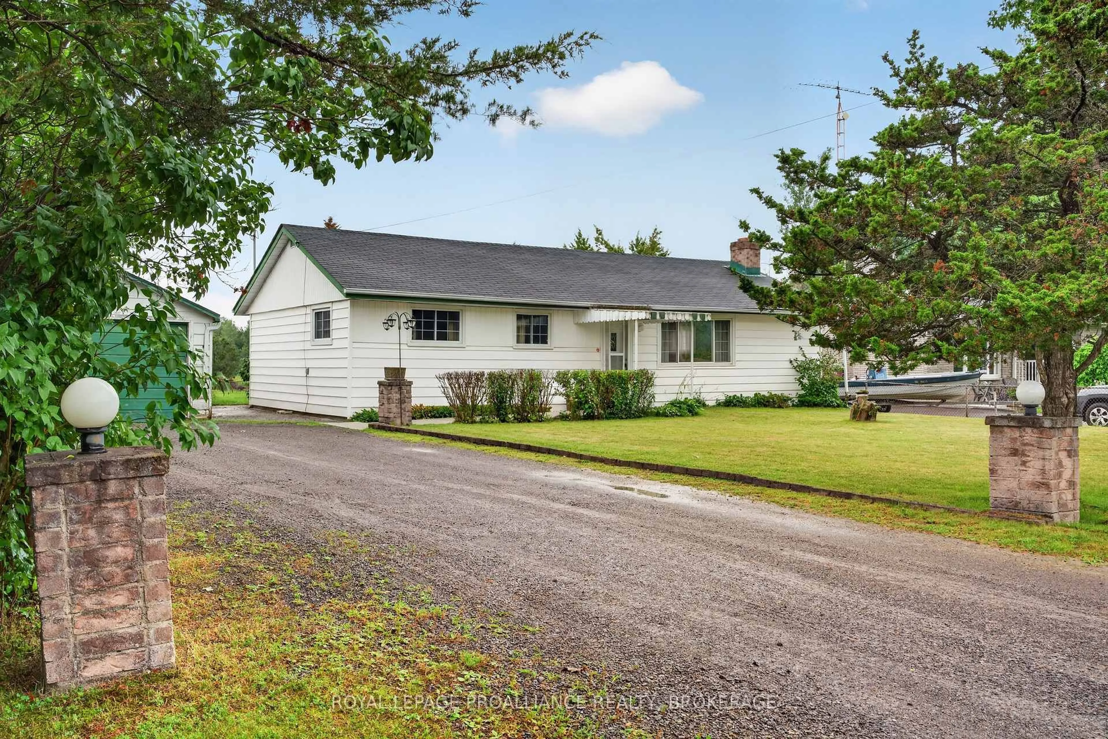 A pic from outside/outdoor area/front of a property/back of a property/a pic from drone, street for 2871 Burbrook Rd, Kingston Ontario K7P 2Y7