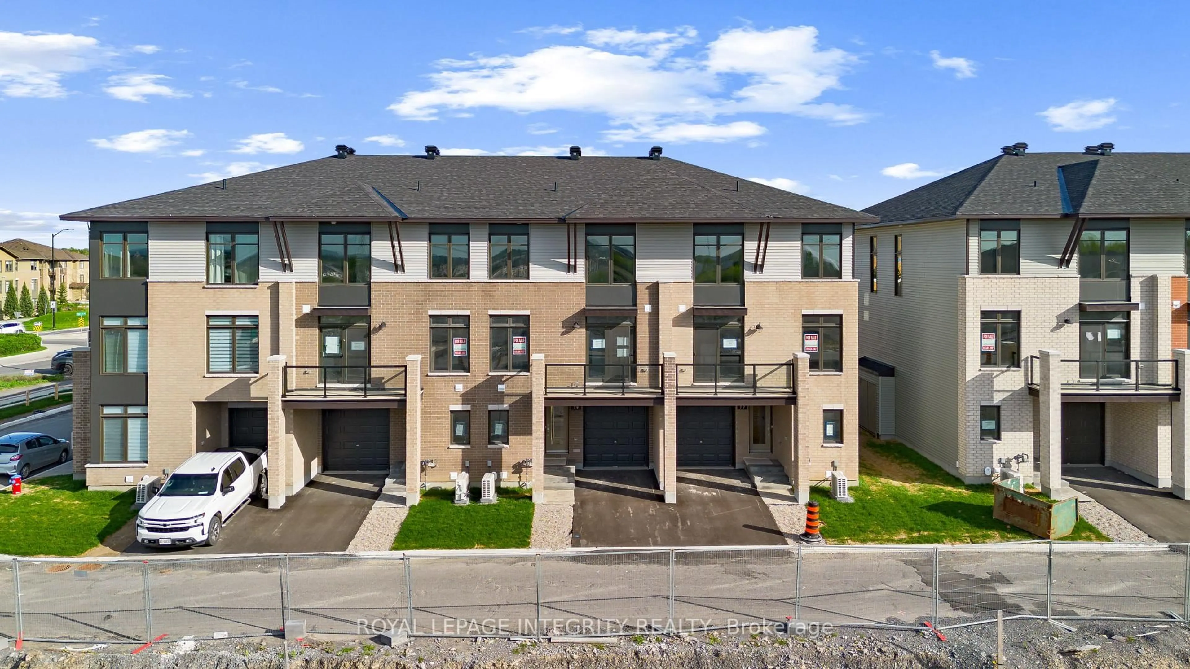 A pic from outside/outdoor area/front of a property/back of a property/a pic from drone, street for 79 Rawah Private, Ottawa Ontario K2S 2N9