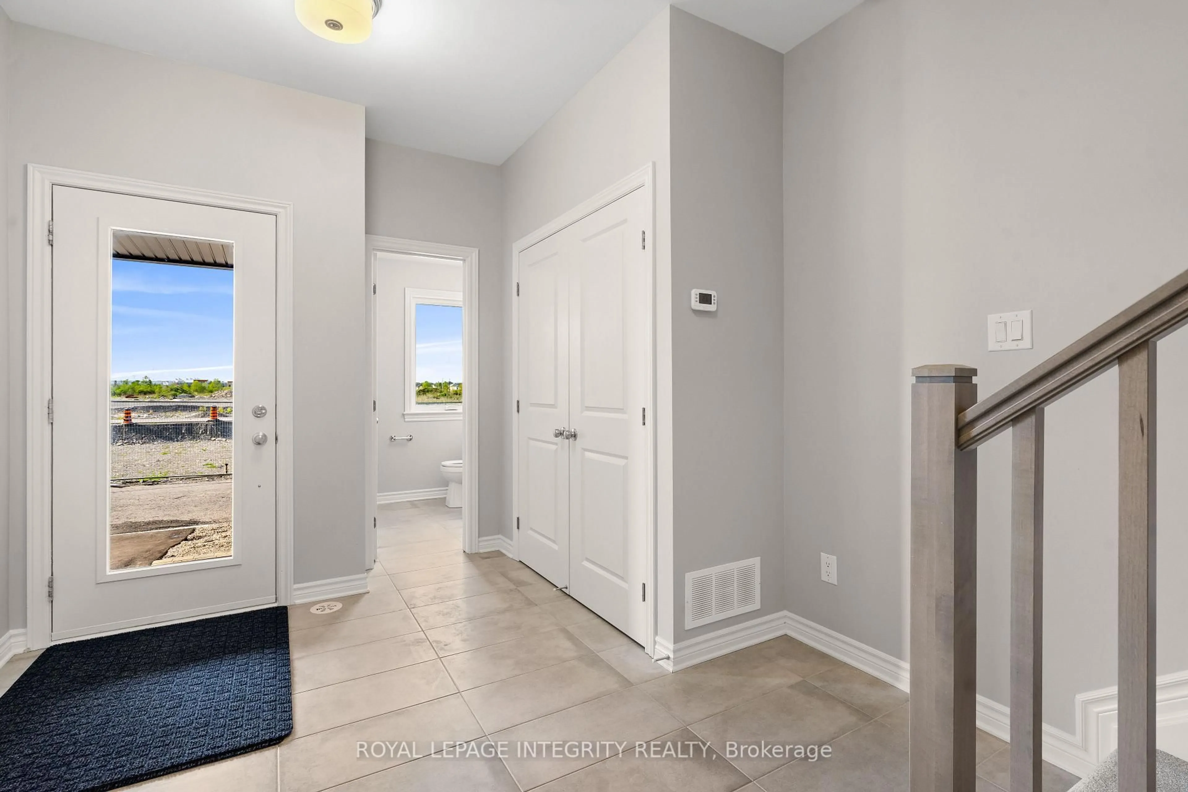 Indoor entryway for 79 Rawah Private, Ottawa Ontario K2S 2N9