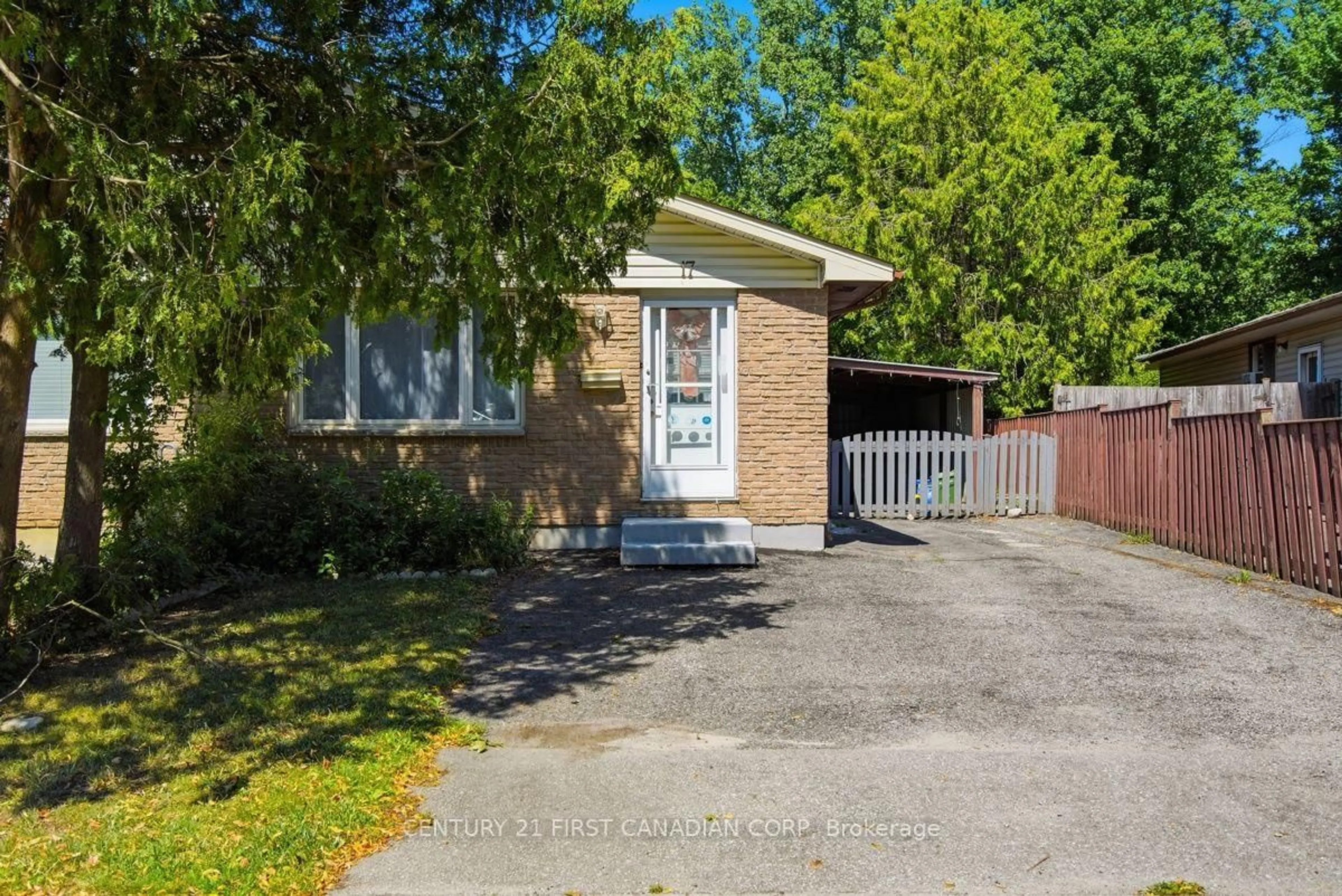 Home with brick exterior material, street for 17 Edgemere Cres, London South Ontario N5Z 4M6