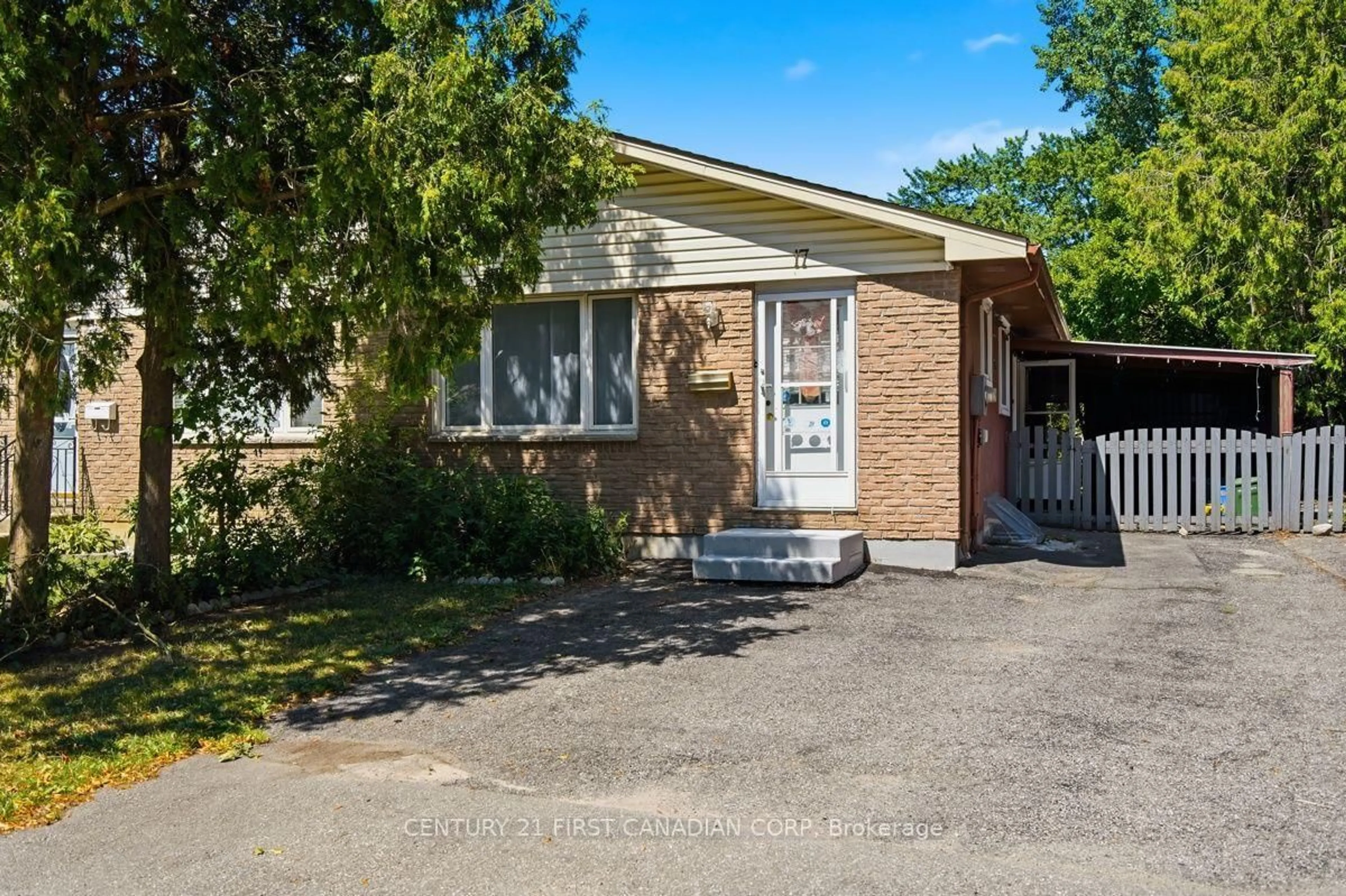 Home with brick exterior material, street for 17 Edgemere Cres, London South Ontario N5Z 4M6