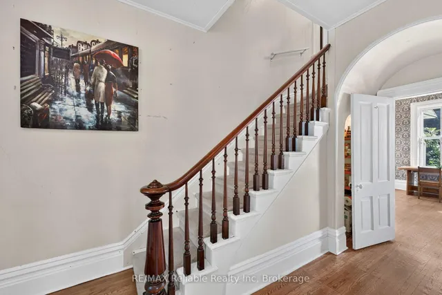 111 John St, Huron East 5
