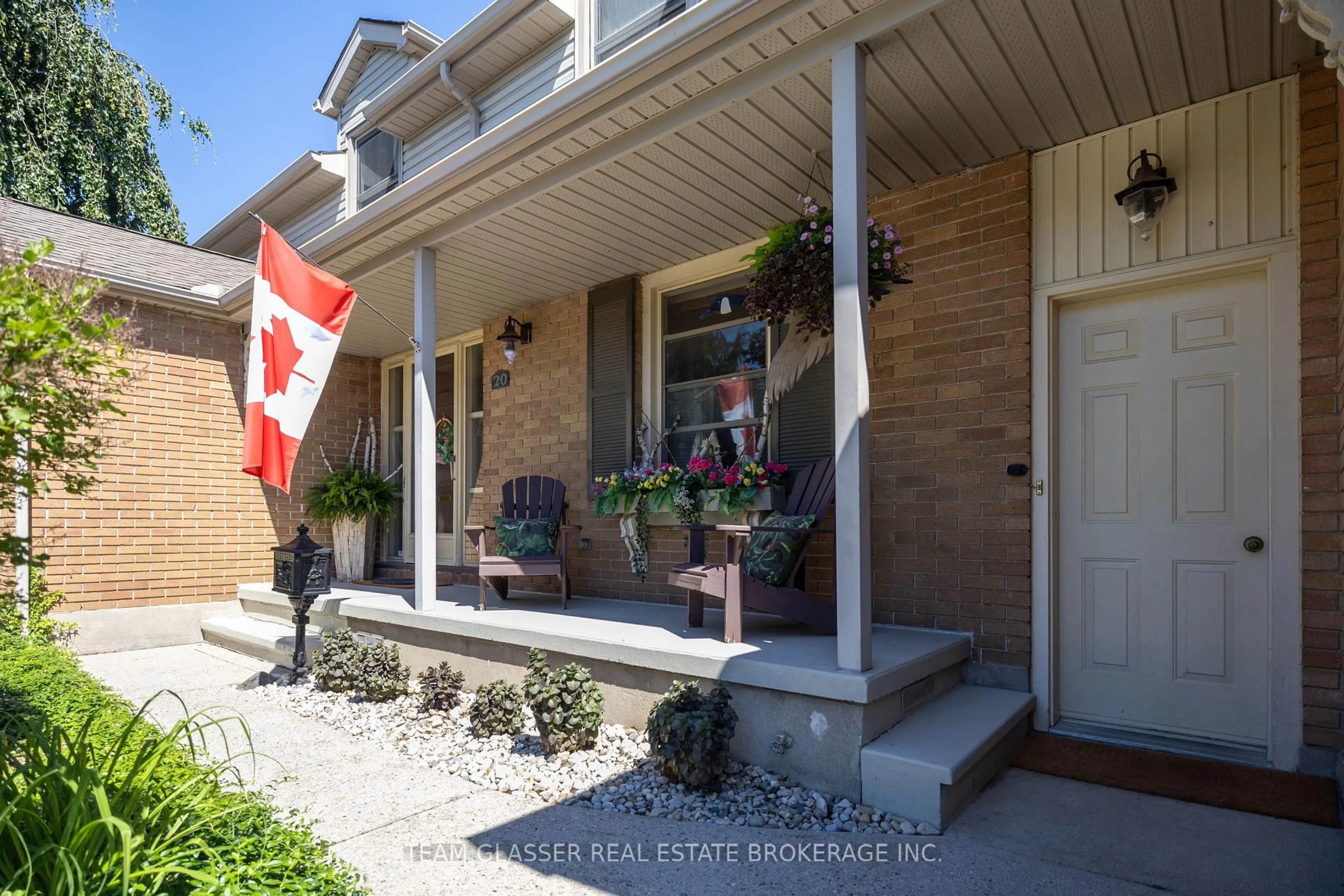 Indoor entryway for 20 Parkview Dr, St. Thomas Ontario N5R 4B6