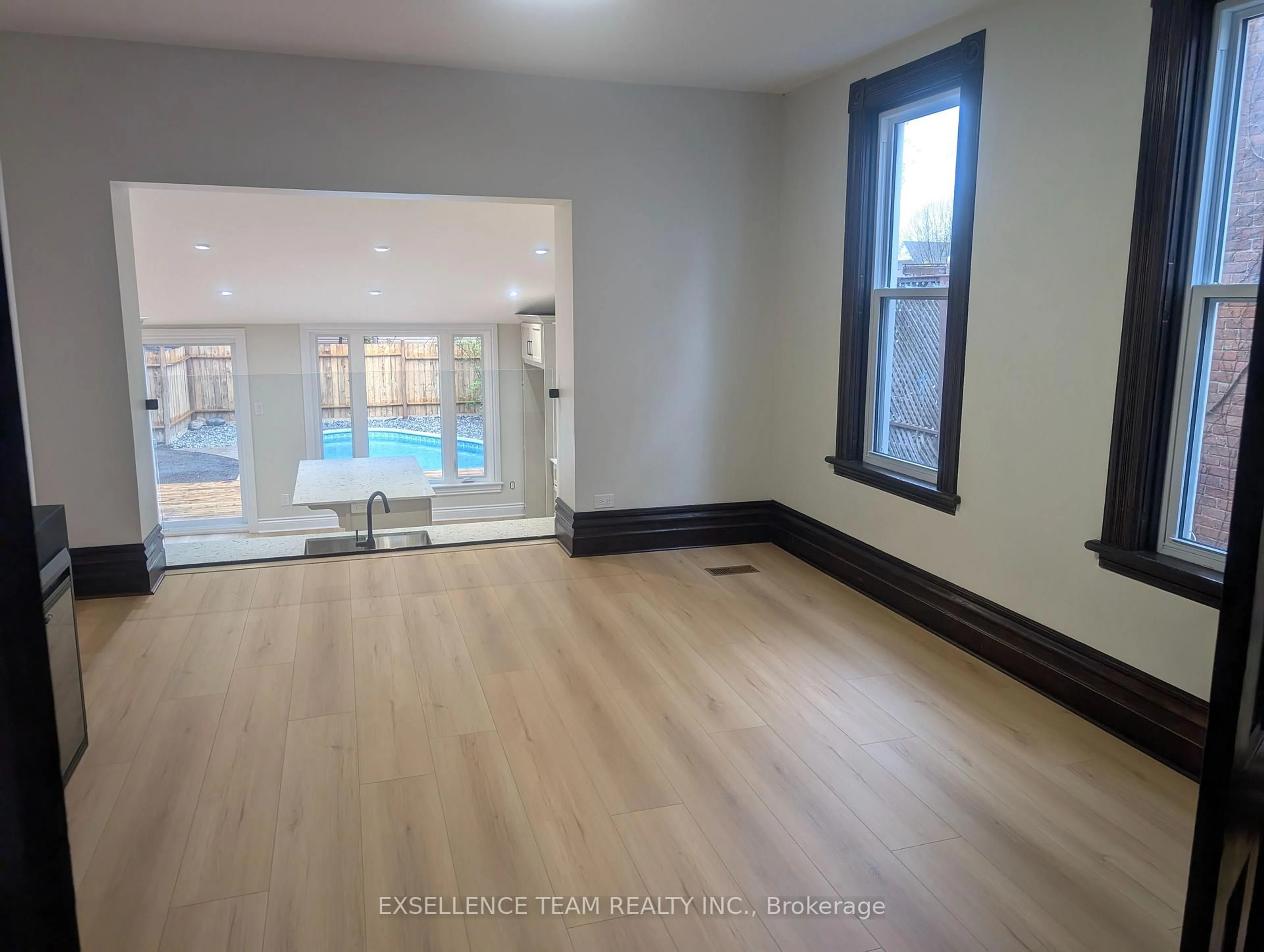 A pic of a room for 241 Sydney St, Cornwall Ontario K6H 3H3