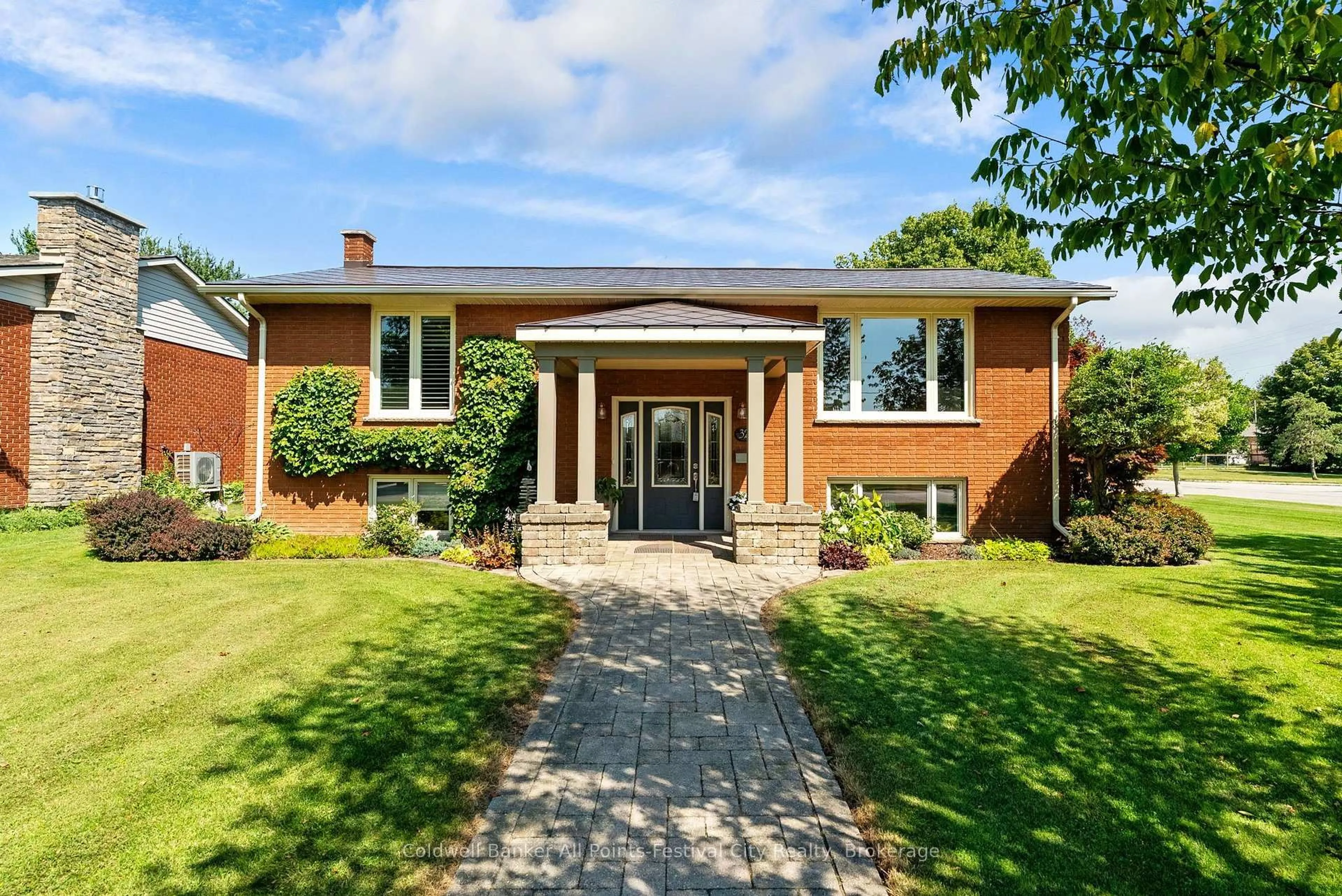 Home with brick exterior material, street for 323 Warren St, Goderich Ontario N7A 4G1