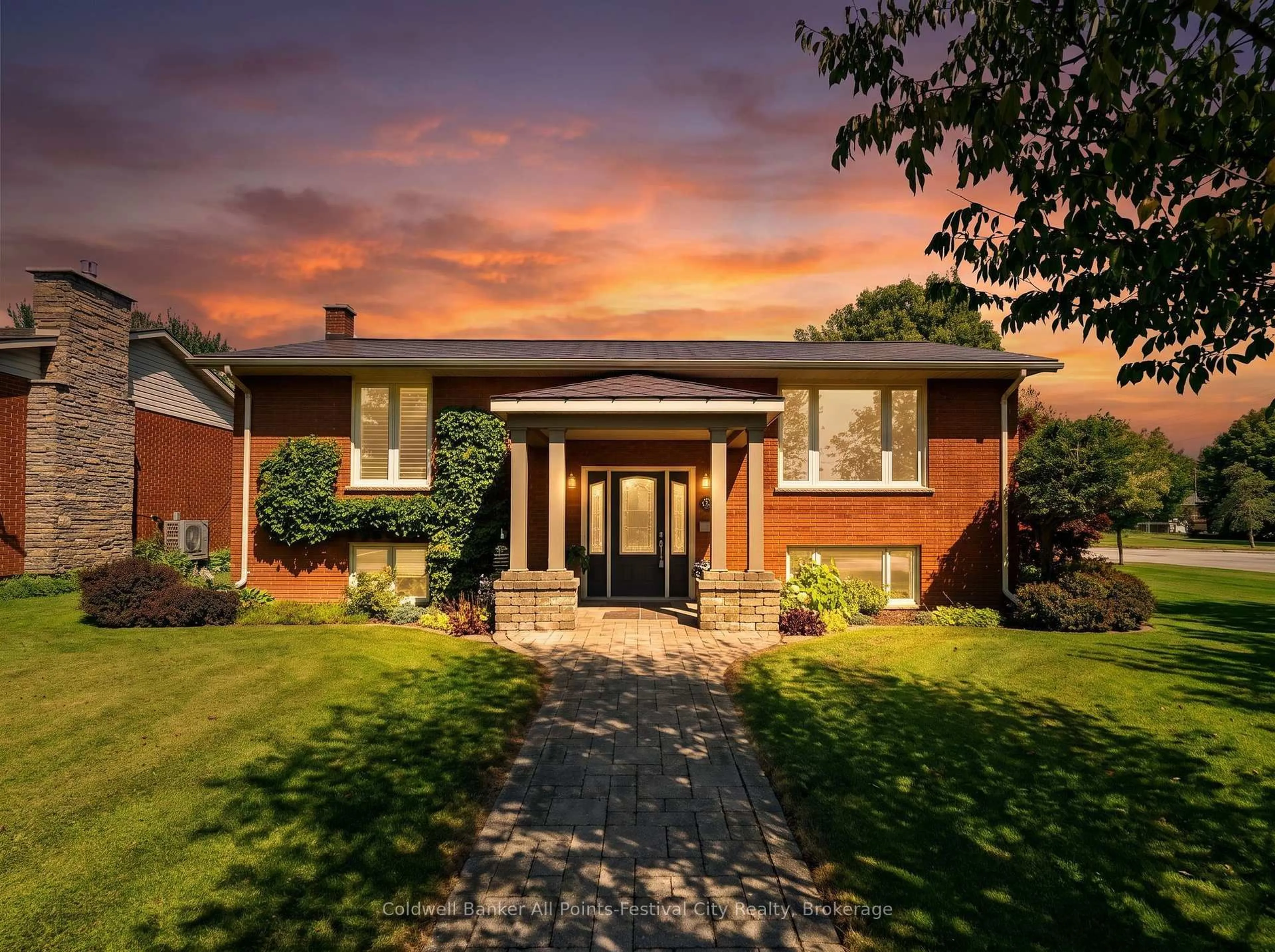 Home with brick exterior material, unknown for 323 Warren St, Goderich Ontario N7A 4G1