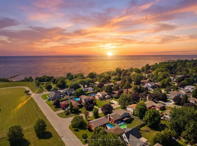 323 Warren St, Goderich 4