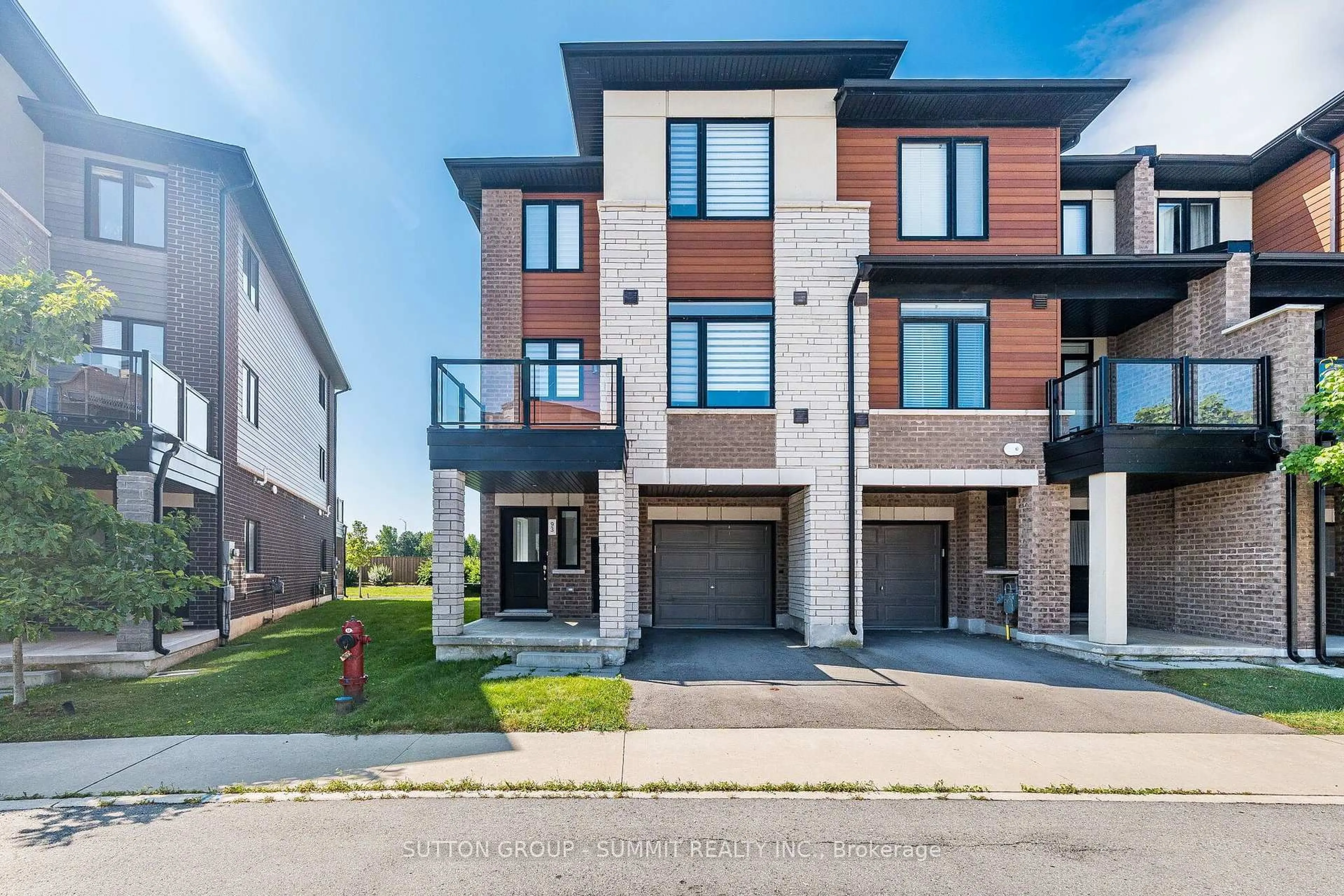 Home with brick exterior material, street for 590 NORTH SERVICE Rd #93, Hamilton Ontario L8E 0K5
