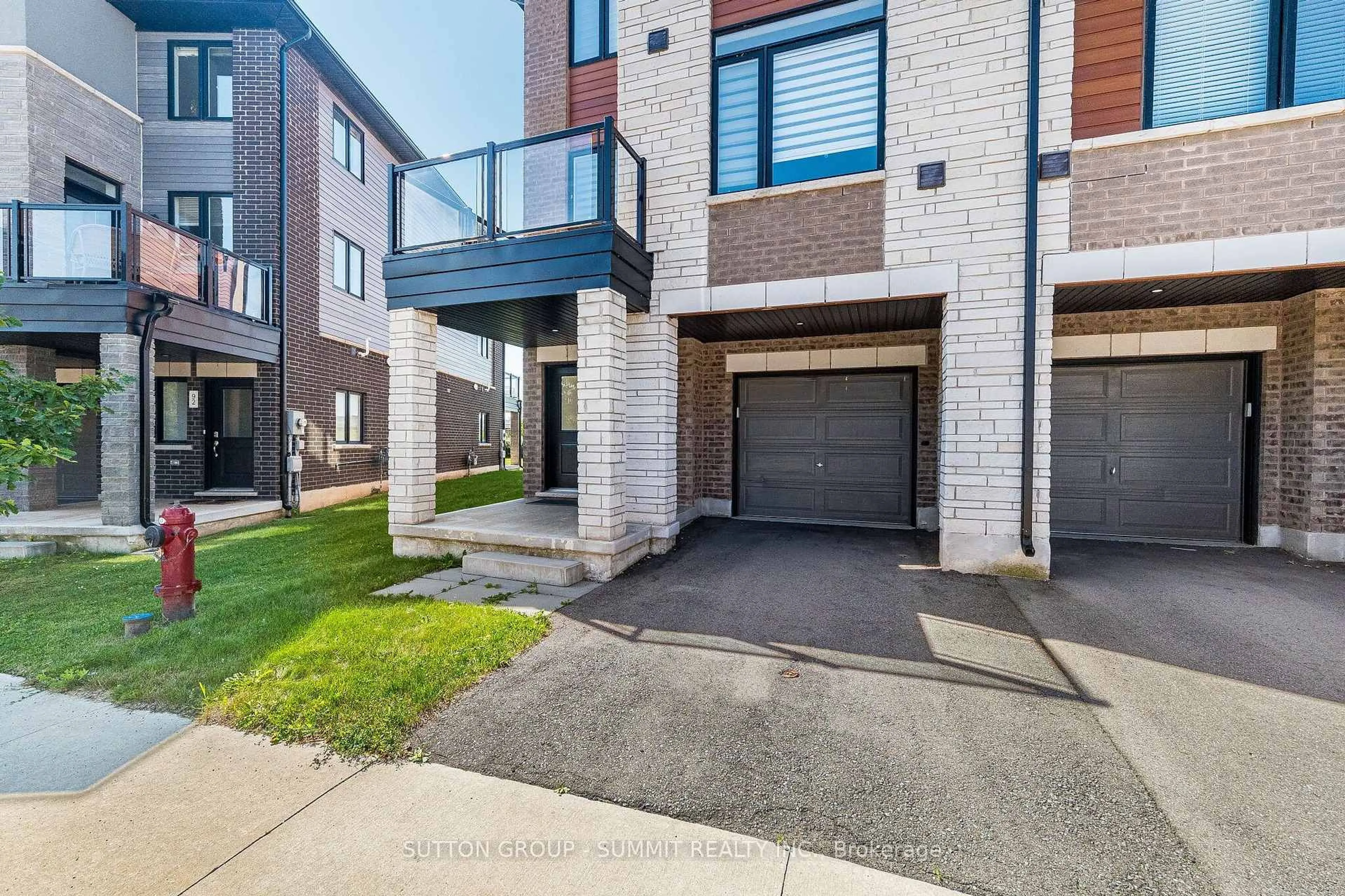 Home with brick exterior material, street for 590 NORTH SERVICE Rd #93, Hamilton Ontario L8E 0K5
