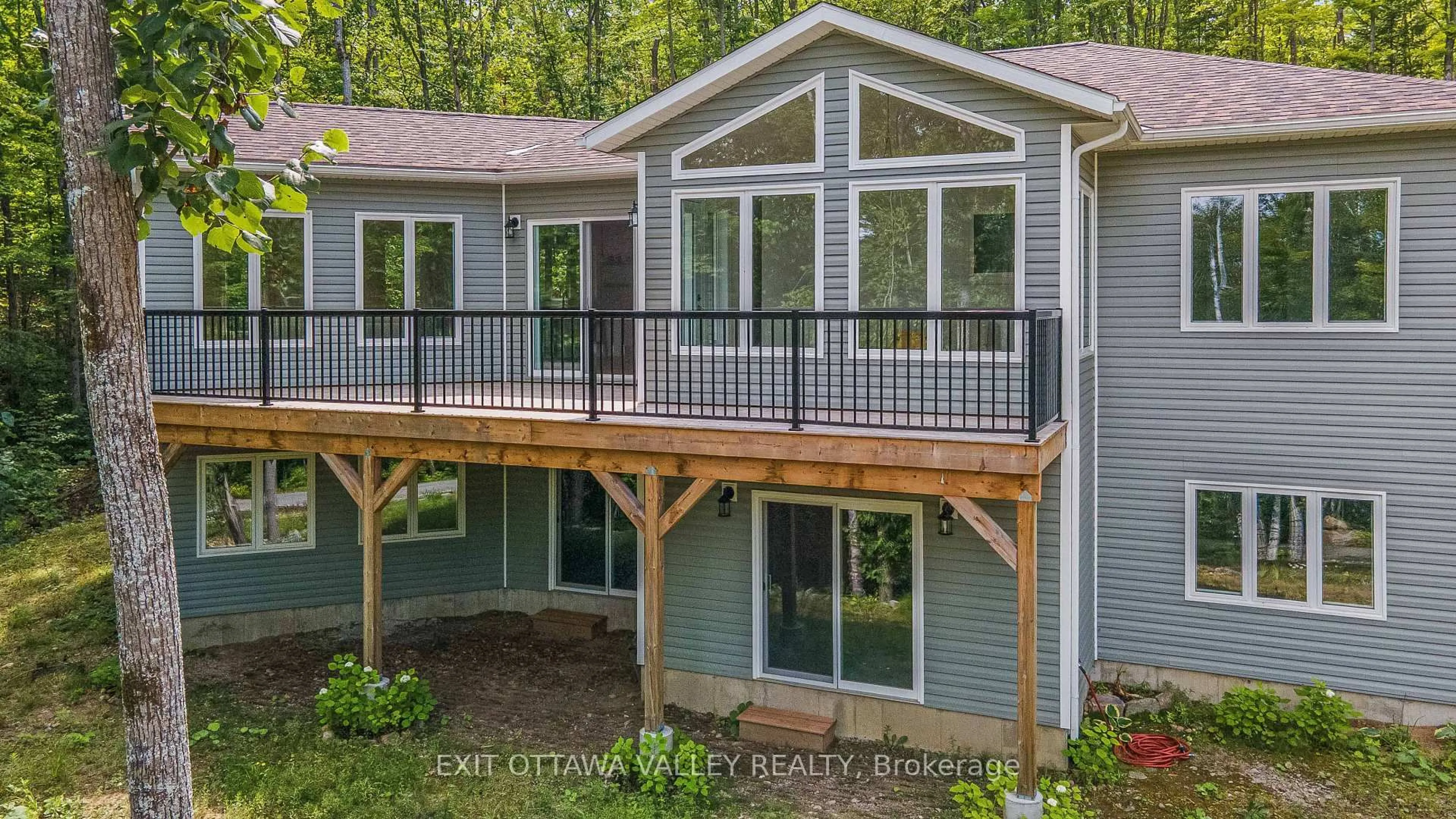 Home with vinyl exterior material, unknown for 698 Mitchell Rd, Barry's Bay Ontario K0J 1B0