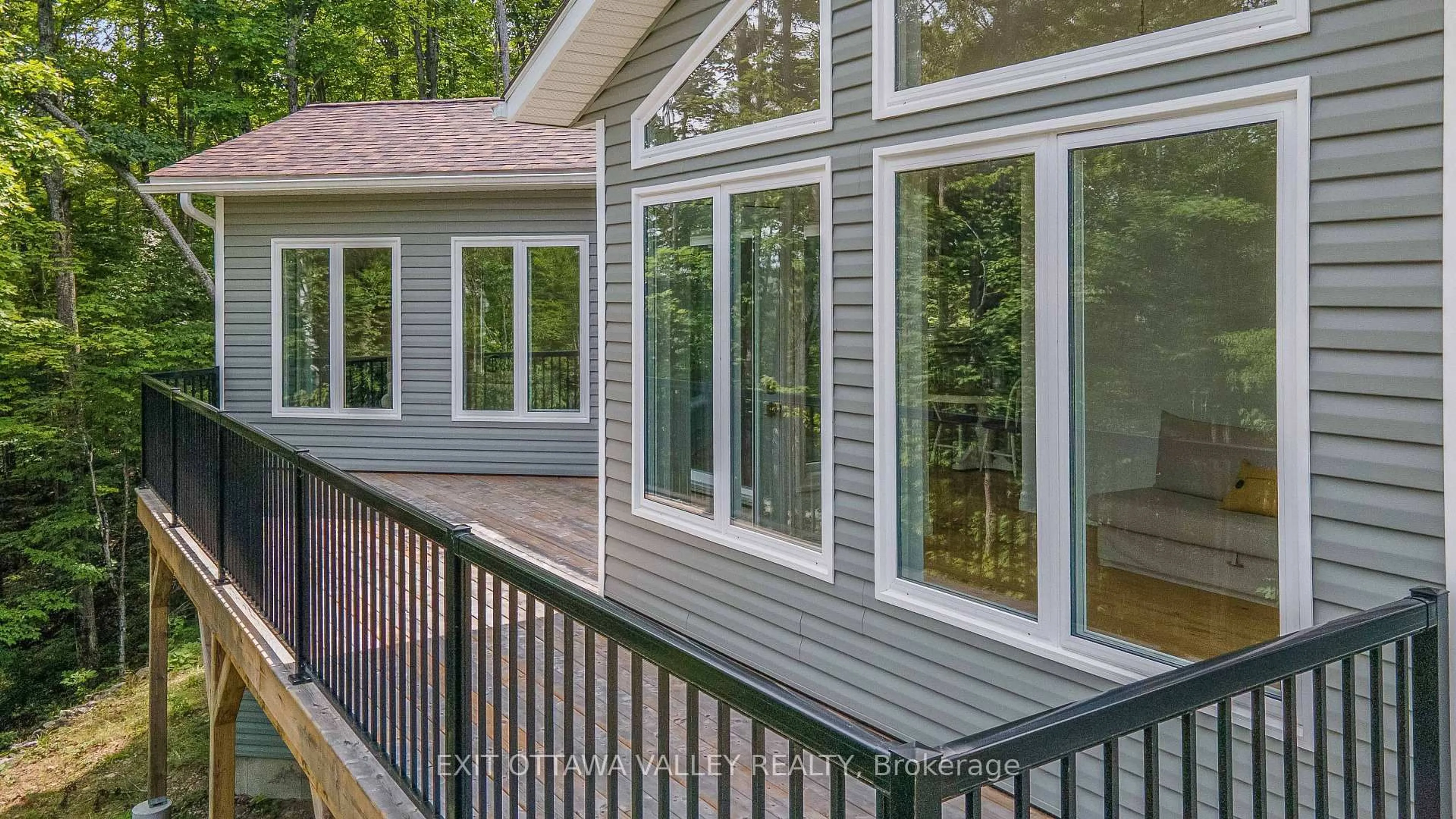 Home with vinyl exterior material, unknown for 698 Mitchell Rd, Barry's Bay Ontario K0J 1B0