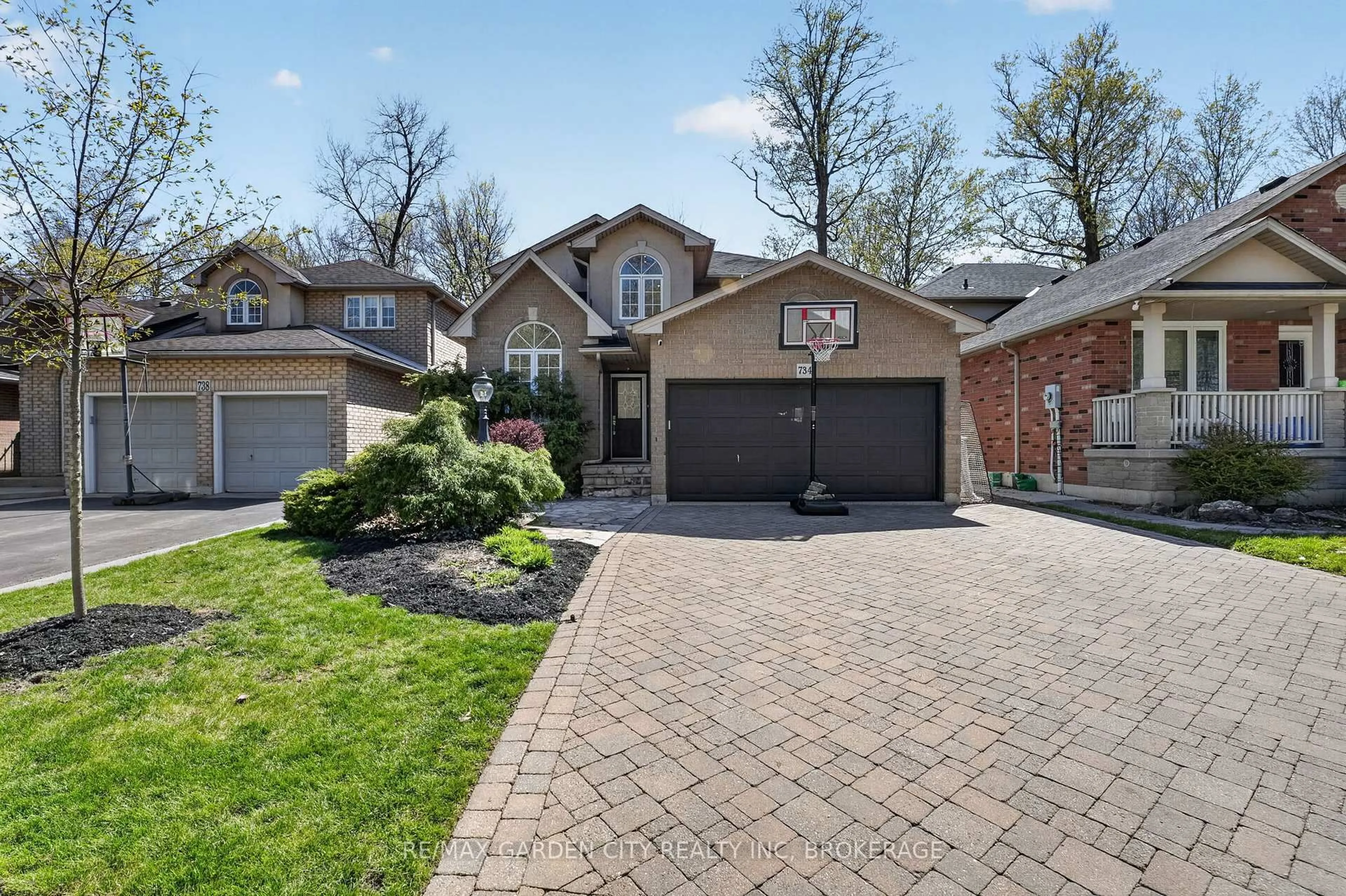 Home with brick exterior material, street for 734 Brigadoon Dr, Hamilton Ontario L9C 7S2