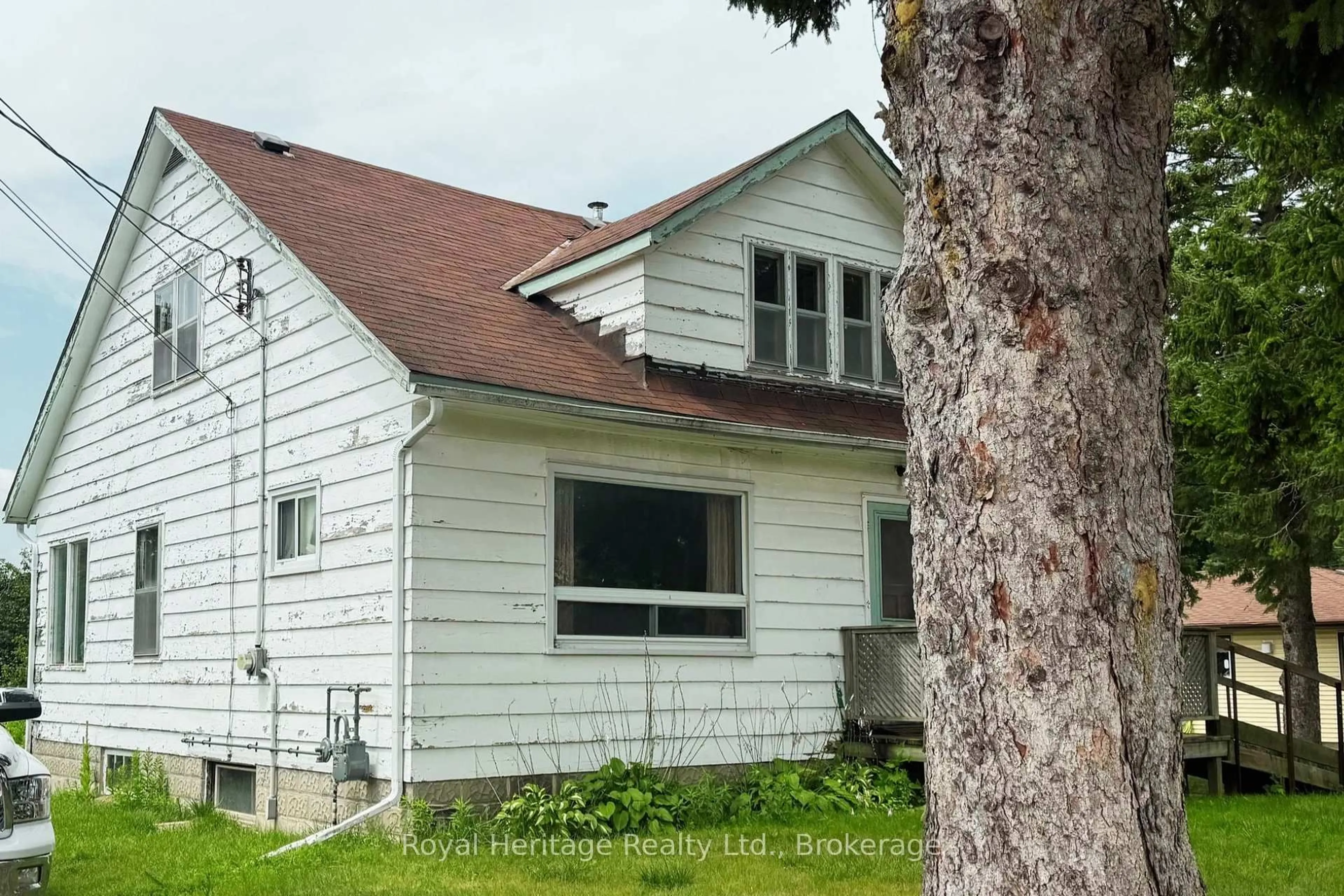 Home with vinyl exterior material, street for 12 Dufferin St, Brighton Ontario K0K 1H0