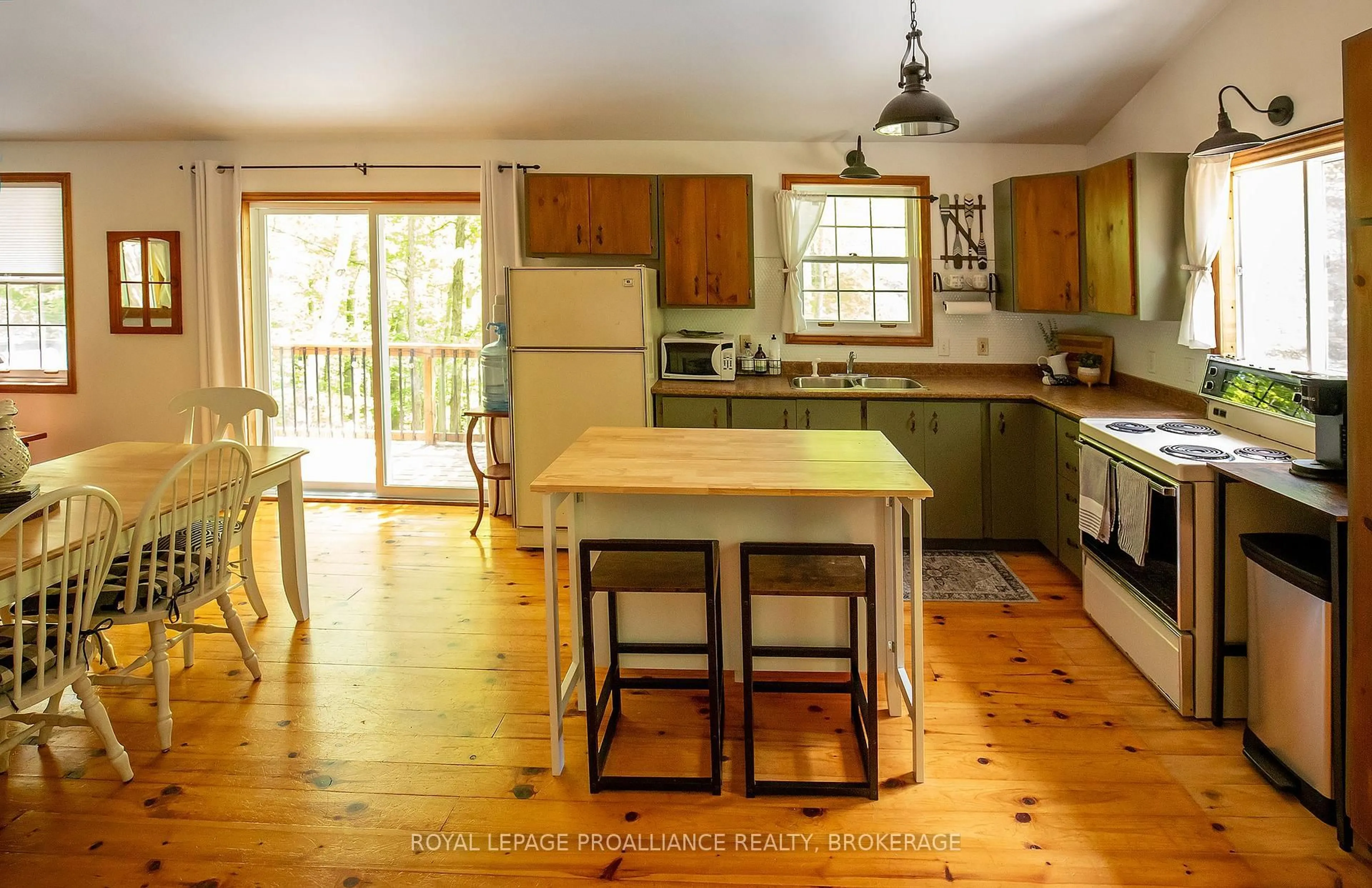 Open concept kitchen, unknown for 1101 Price Rd, Arden Ontario K0H 1B0
