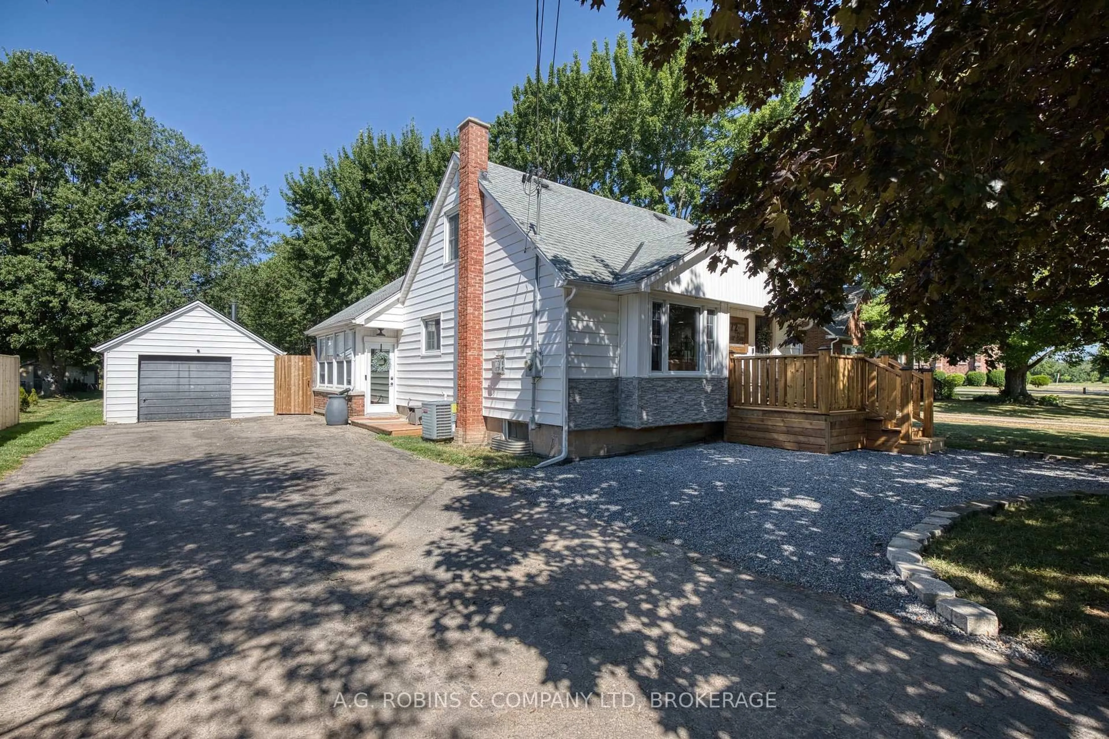A pic from outside/outdoor area/front of a property/back of a property/a pic from drone, street for 972 Silver Bay Rd, Port Colborne Ontario L3K 5V3