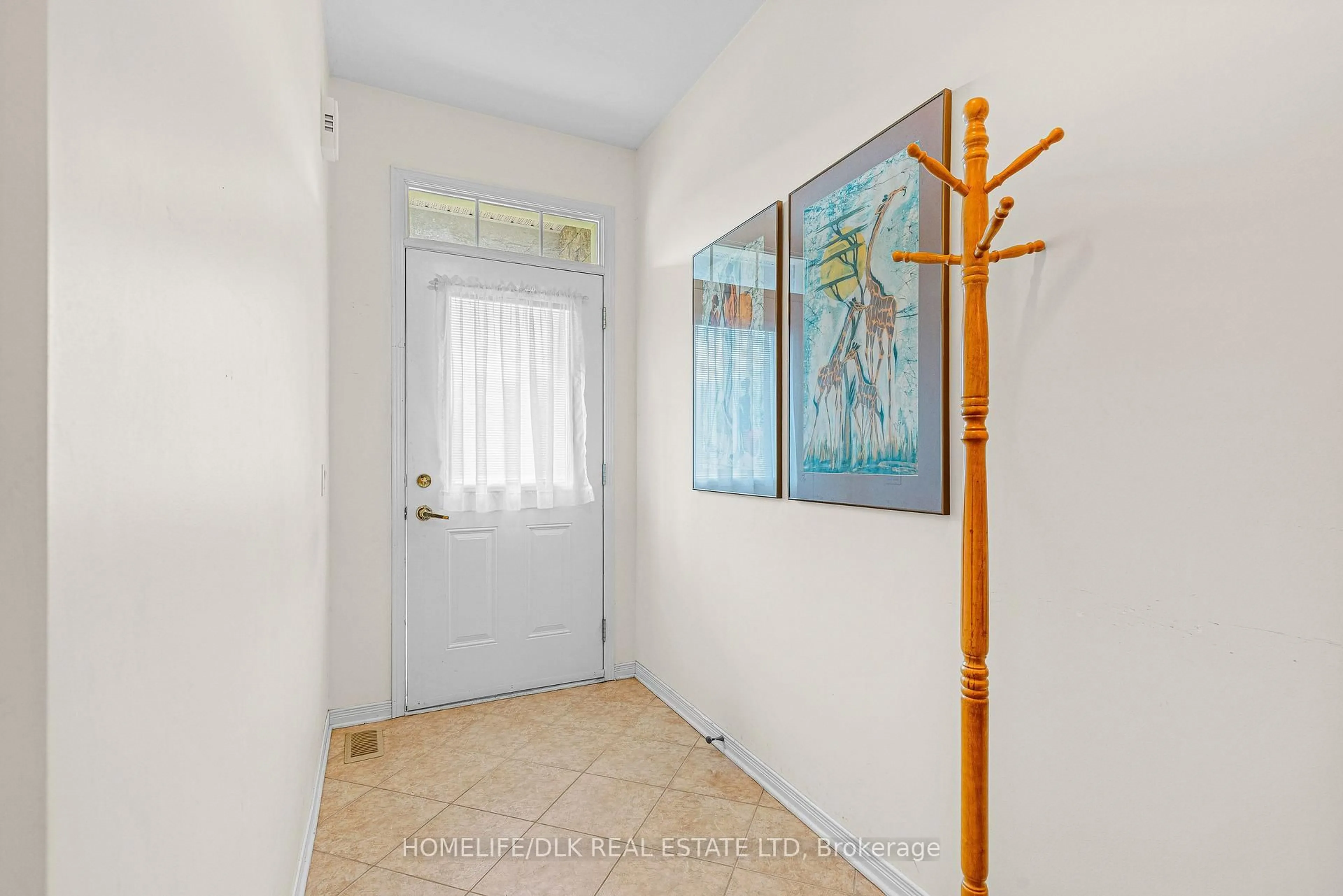 Indoor entryway for 5 Susanna Lane, Brockville Ontario K6V 0A7