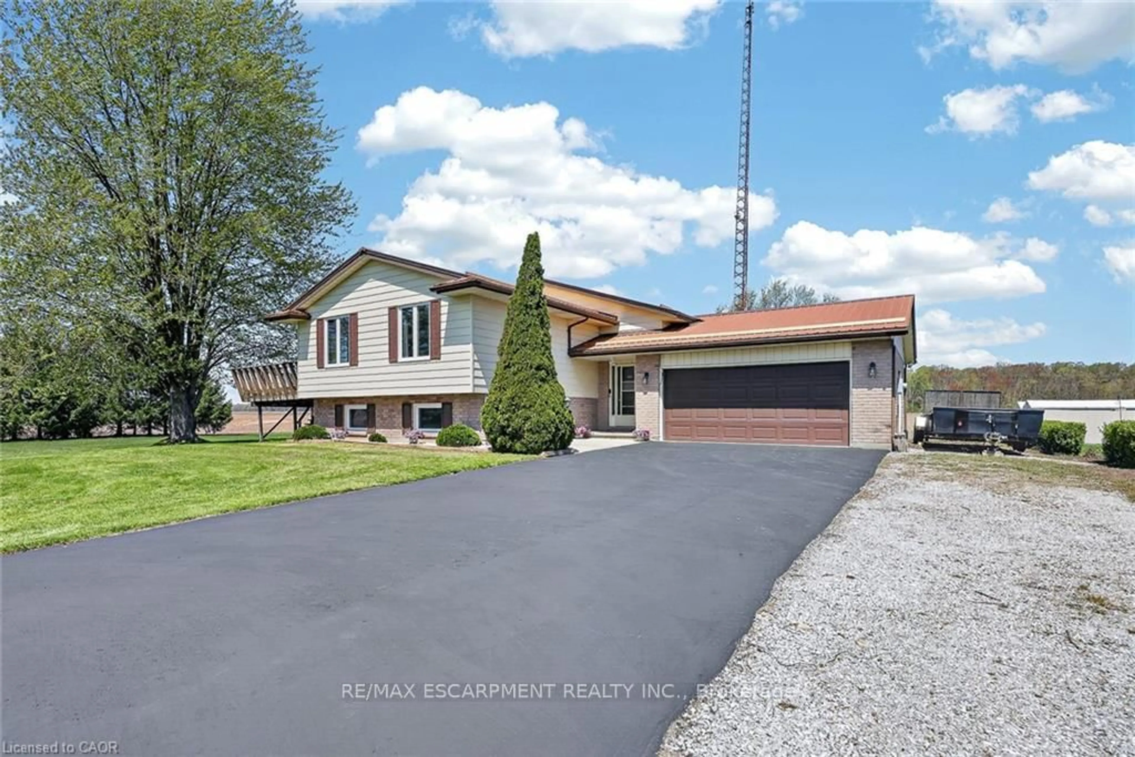 A pic from outside/outdoor area/front of a property/back of a property/a pic from drone, street for 4617 Highway 3, Norfolk Ontario N3Y 4K4