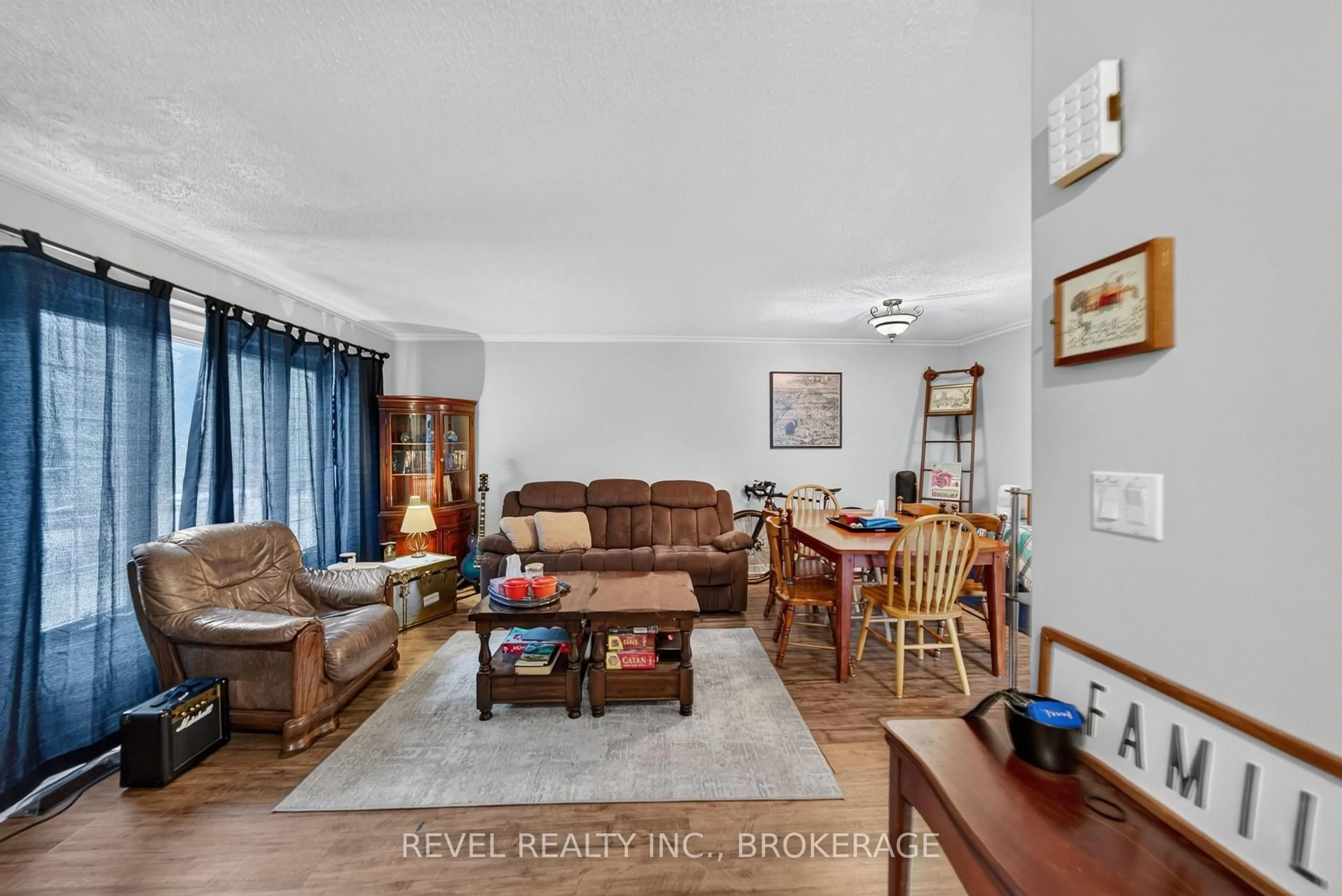 Living room with furniture, unknown for 986 Killarney Cres, Kingston Ontario K7M 8C7