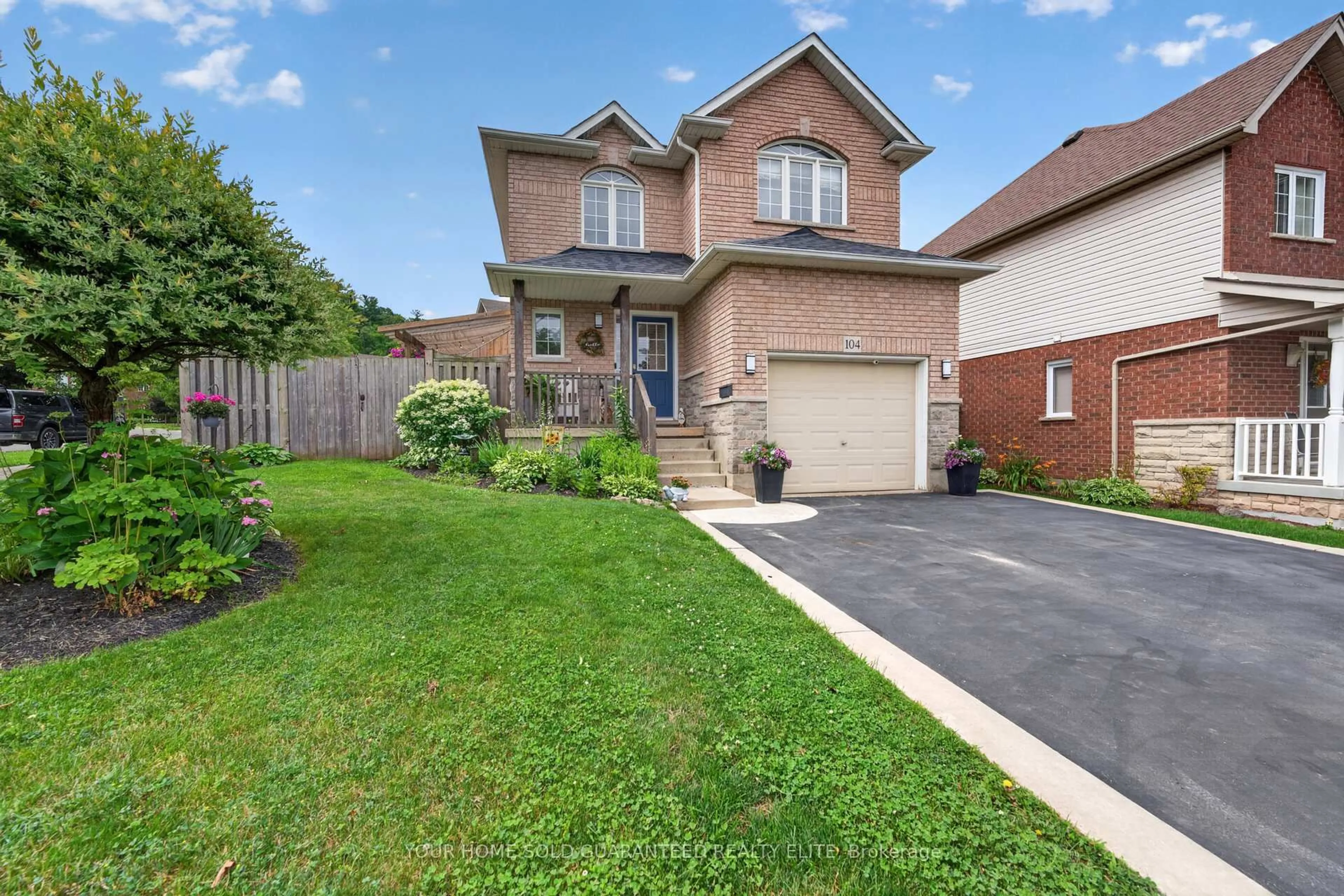 Home with brick exterior material, street for 104 Udell Way, Grimsby Ontario L3M 5N4