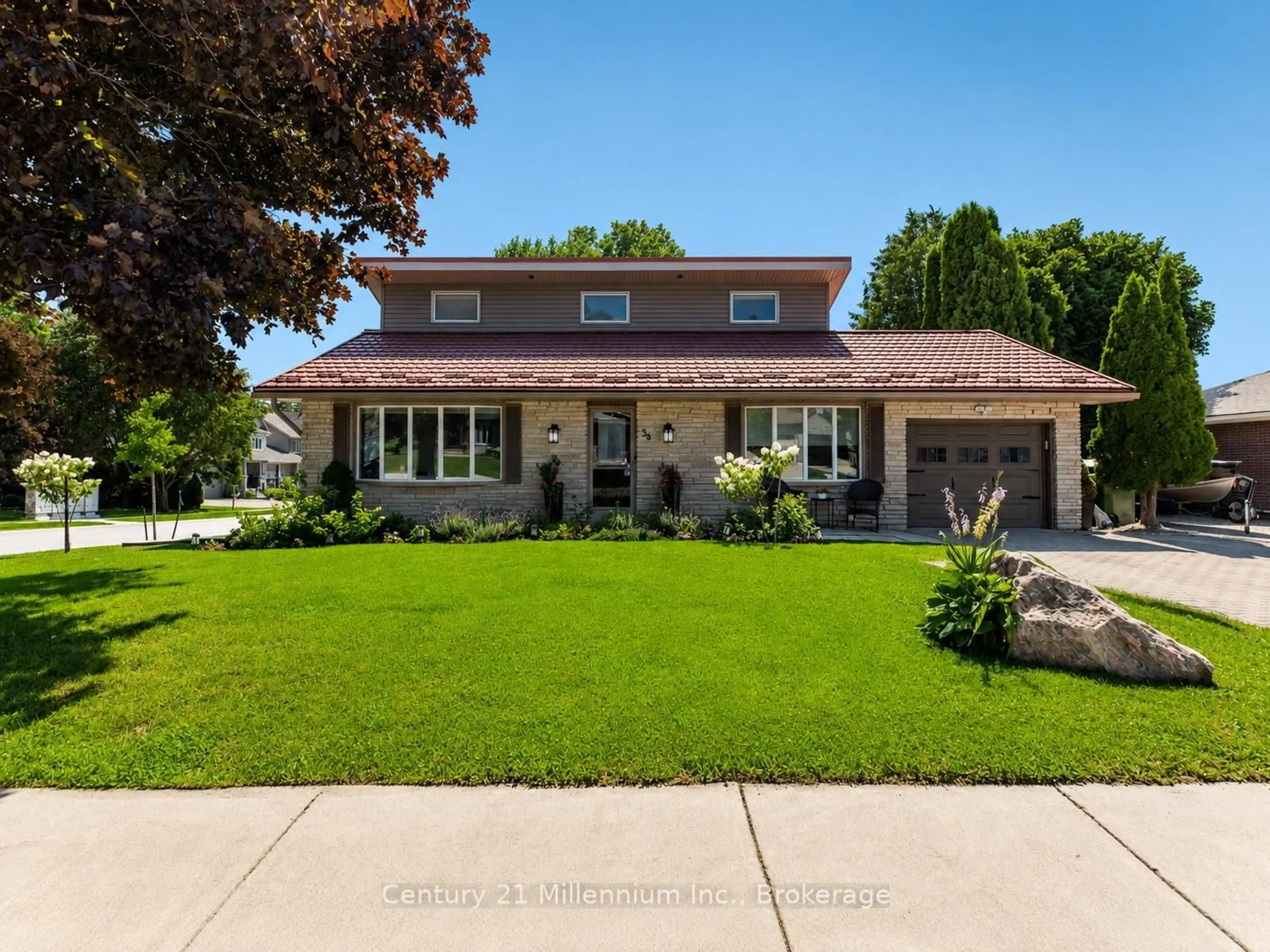 Home with brick exterior material, street for 38 Grayview Dr, Grey Highlands Ontario N0C 1H0