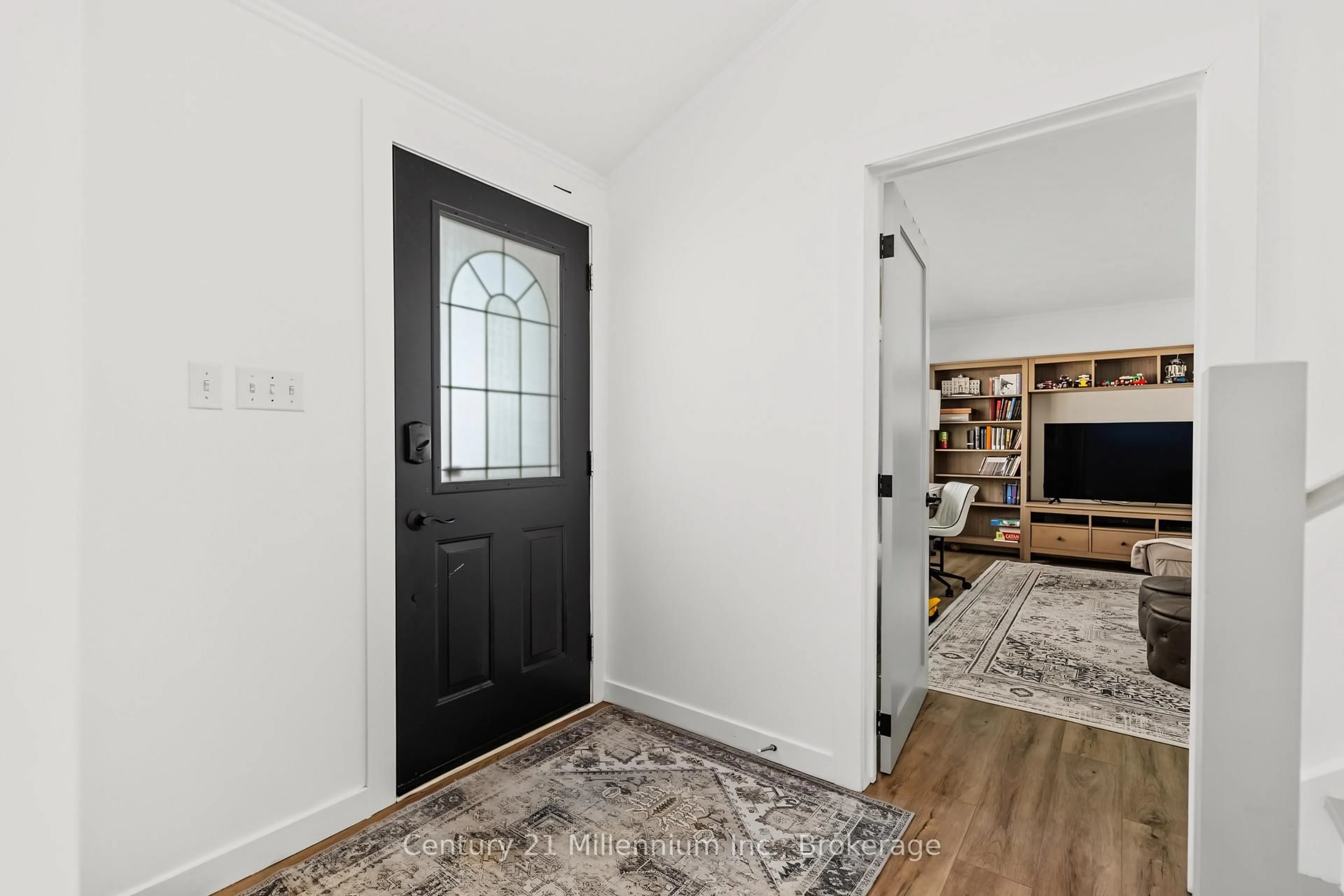 Indoor entryway for 38 Grayview Dr, Grey Highlands Ontario N0C 1H0