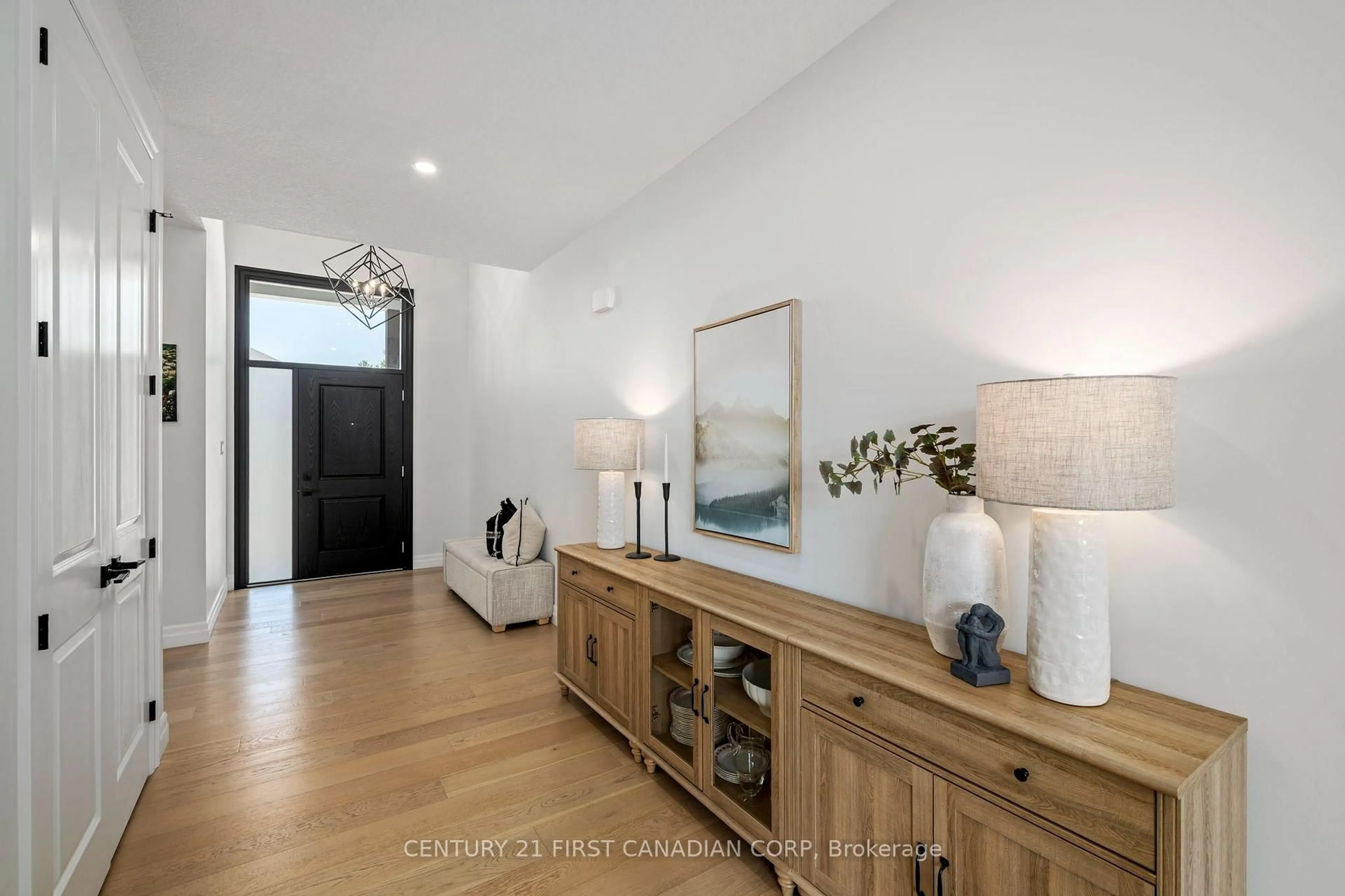 Indoor entryway for 126 Aspen Circ, Thames Centre Ontario N0M 2P0