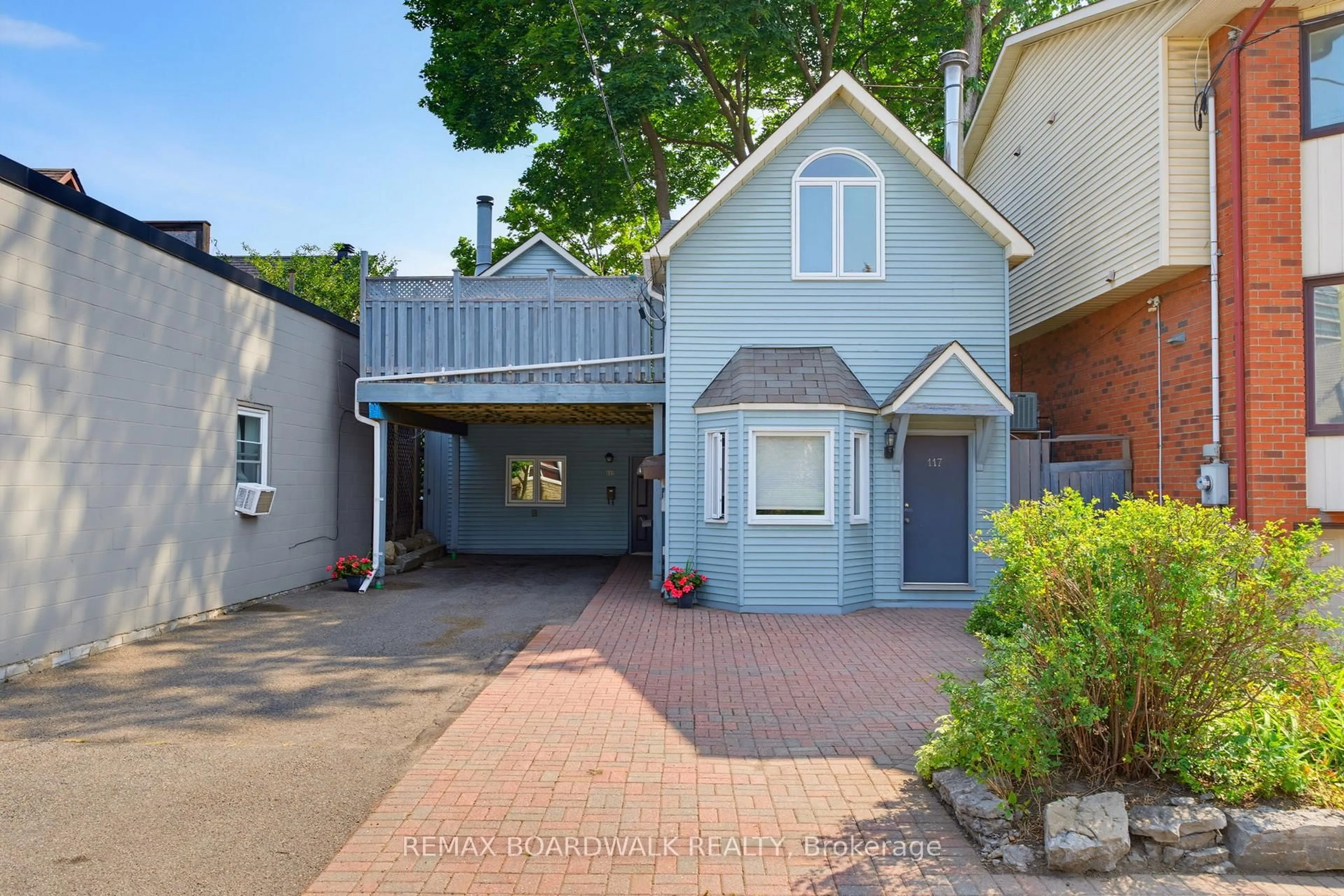 Home with brick exterior material, street for 117 Percy St, Ottawa Ontario K1R 6C6