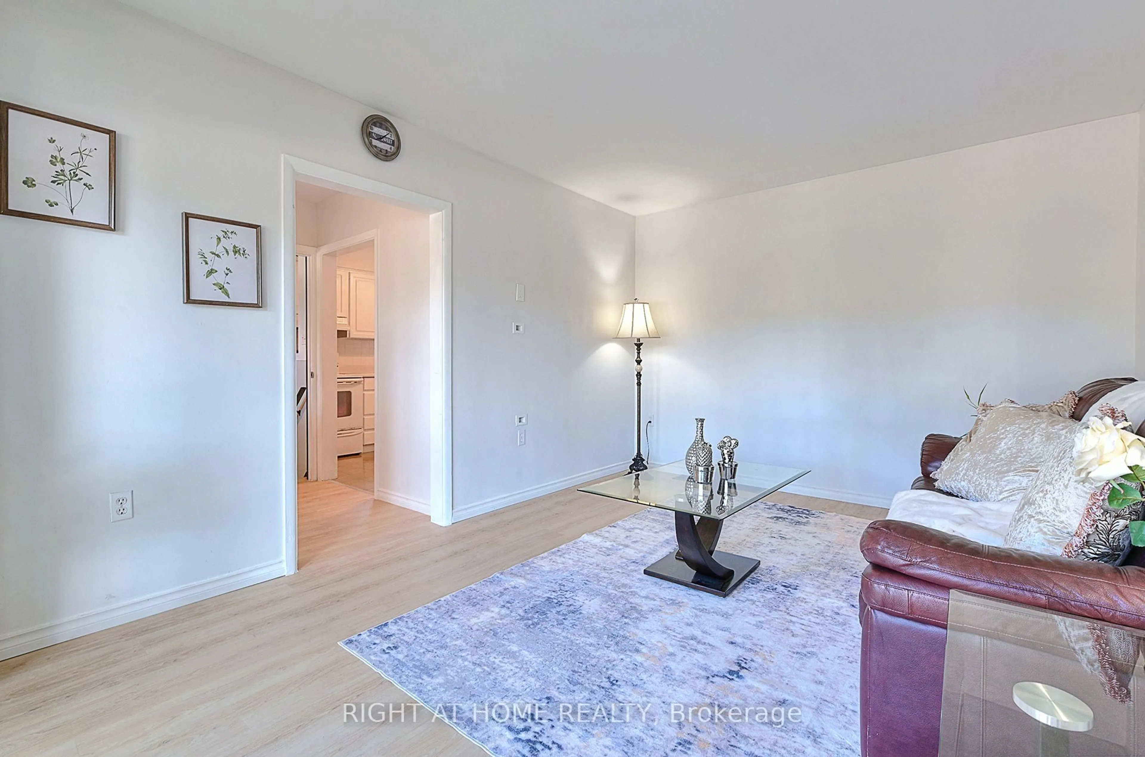 Unknown for 245 West 33rd St, Hamilton Ontario L9C 5J7