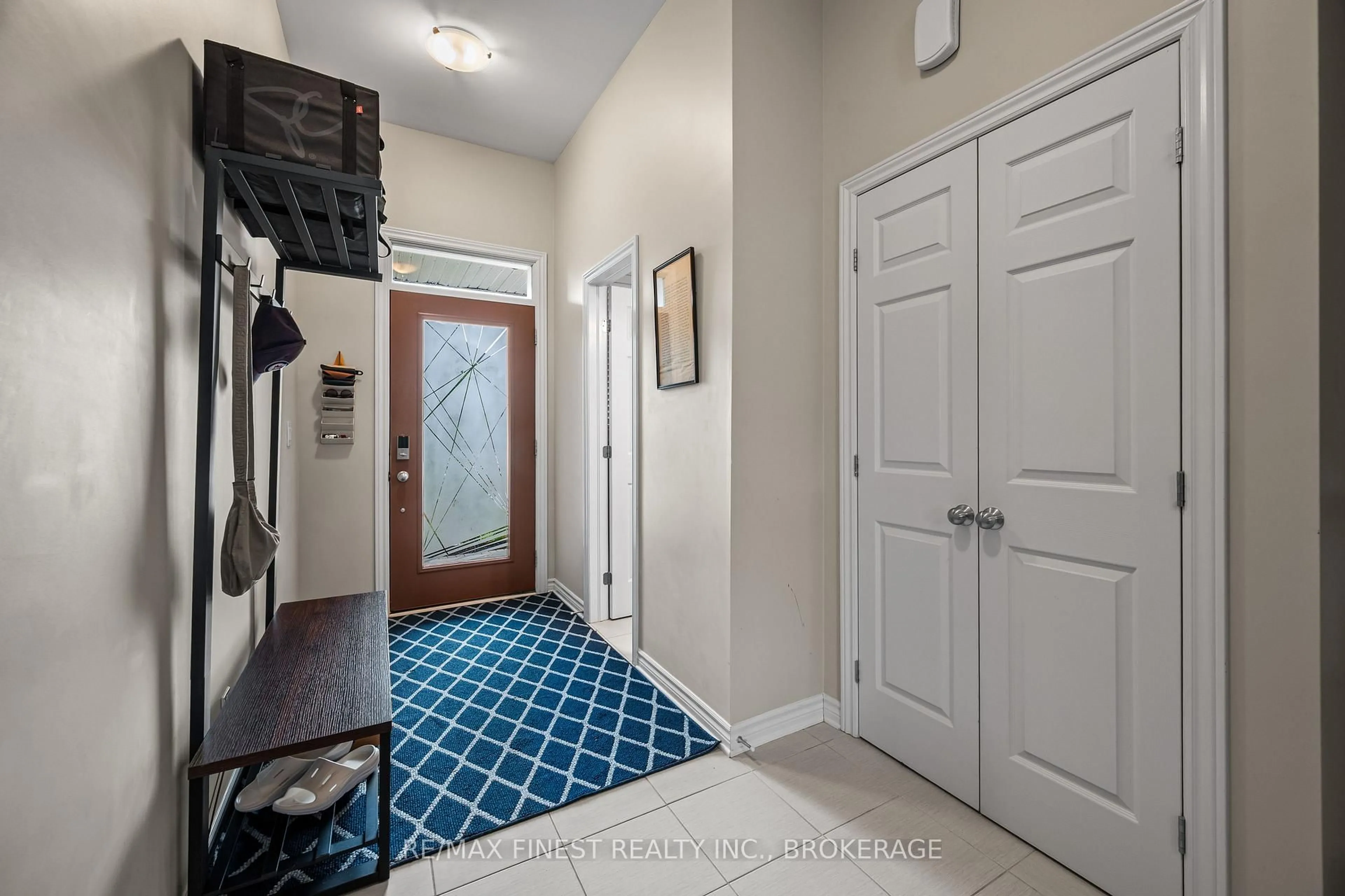 Indoor entryway for 875 Riverview Way, Kingston Ontario K7K 0J4