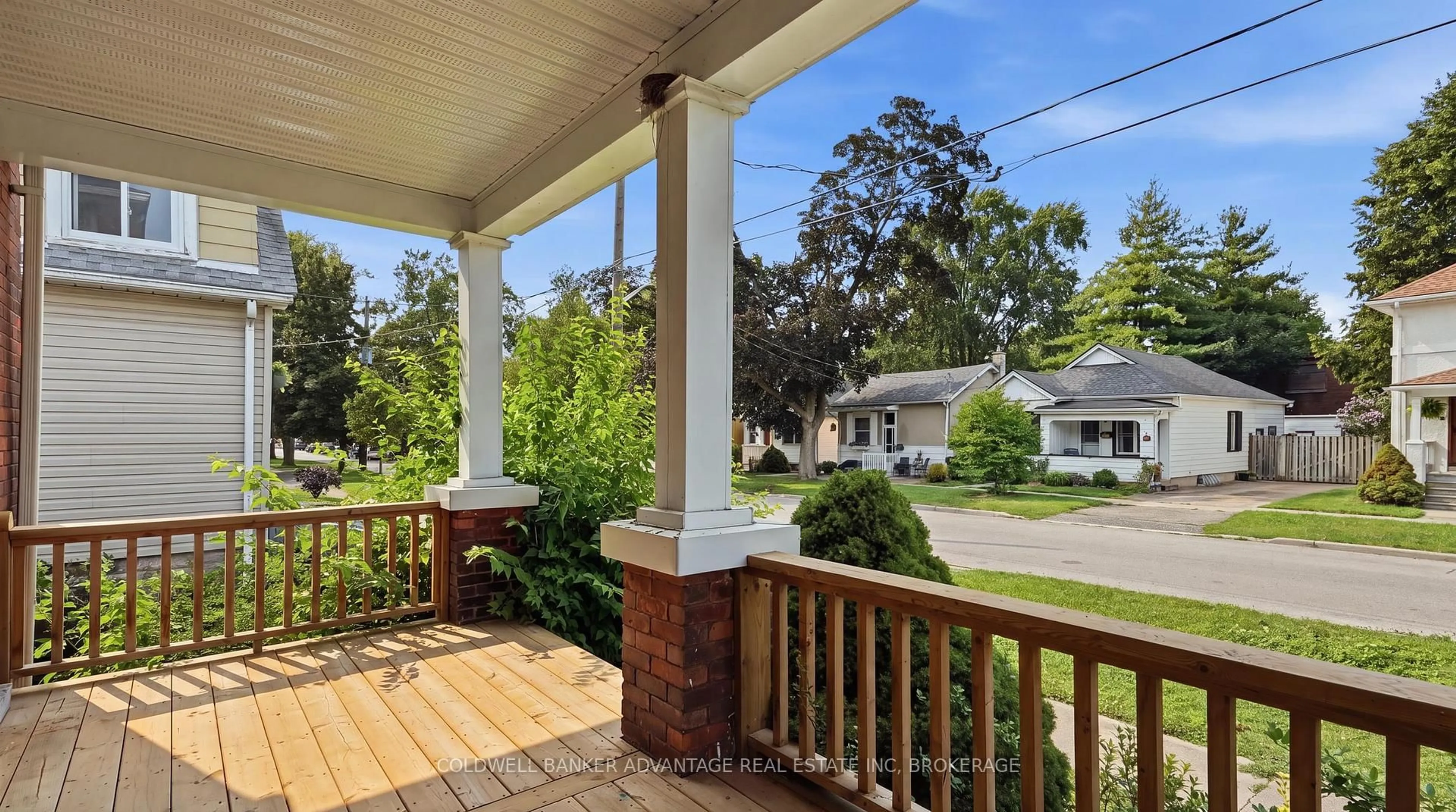 Patio, street for 28 Dacotah St, St. Catharines Ontario L2R 1Z4