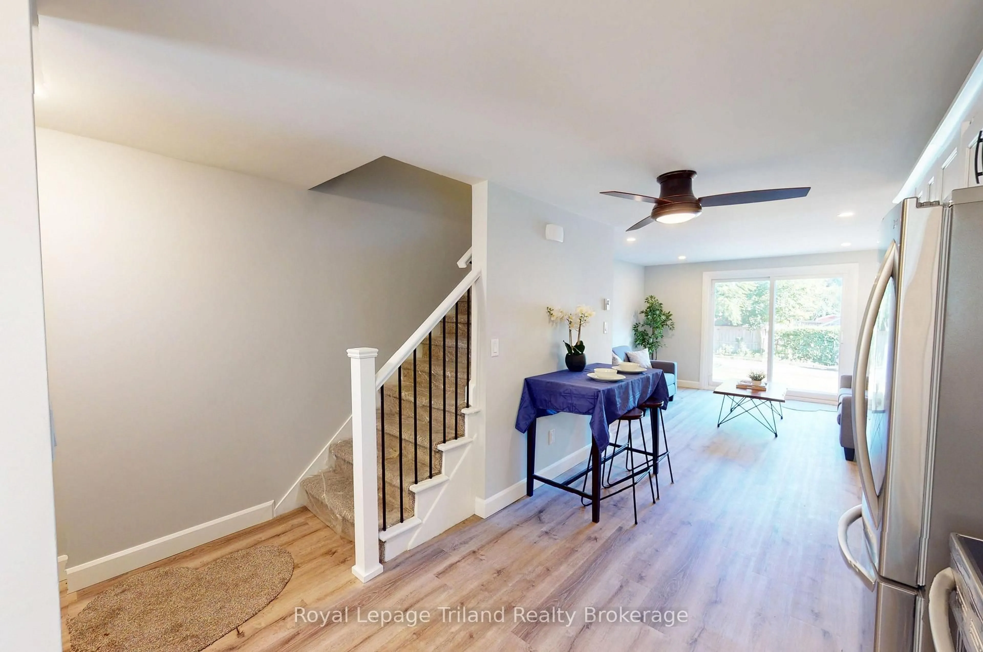 Indoor entryway for 648 Brant St, Woodstock Ontario N4S 5J8
