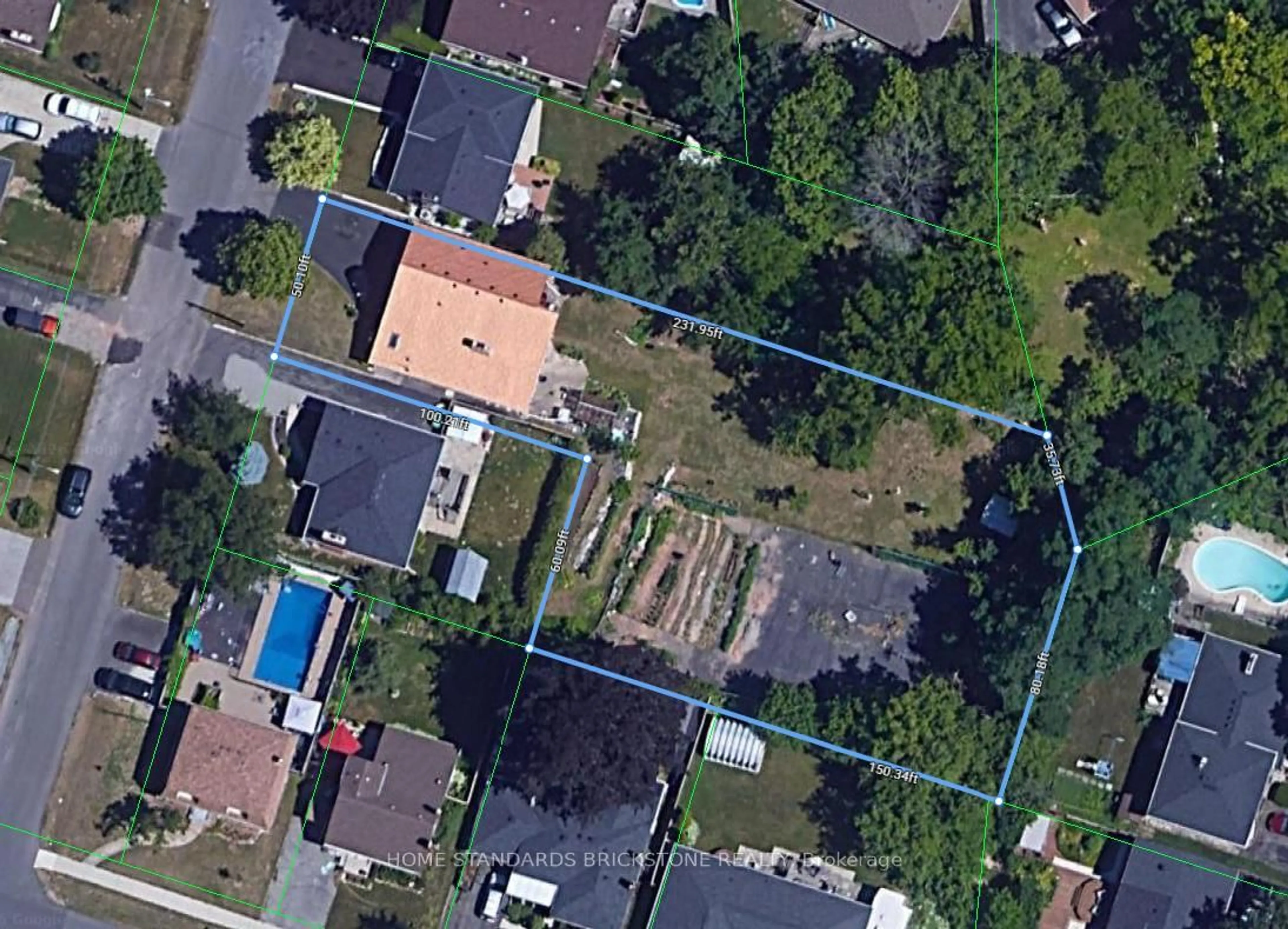 A pic from outside/outdoor area/front of a property/back of a property/a pic from drone, street for 72 Mountain Ave, Hamilton Ontario L8G 3P5