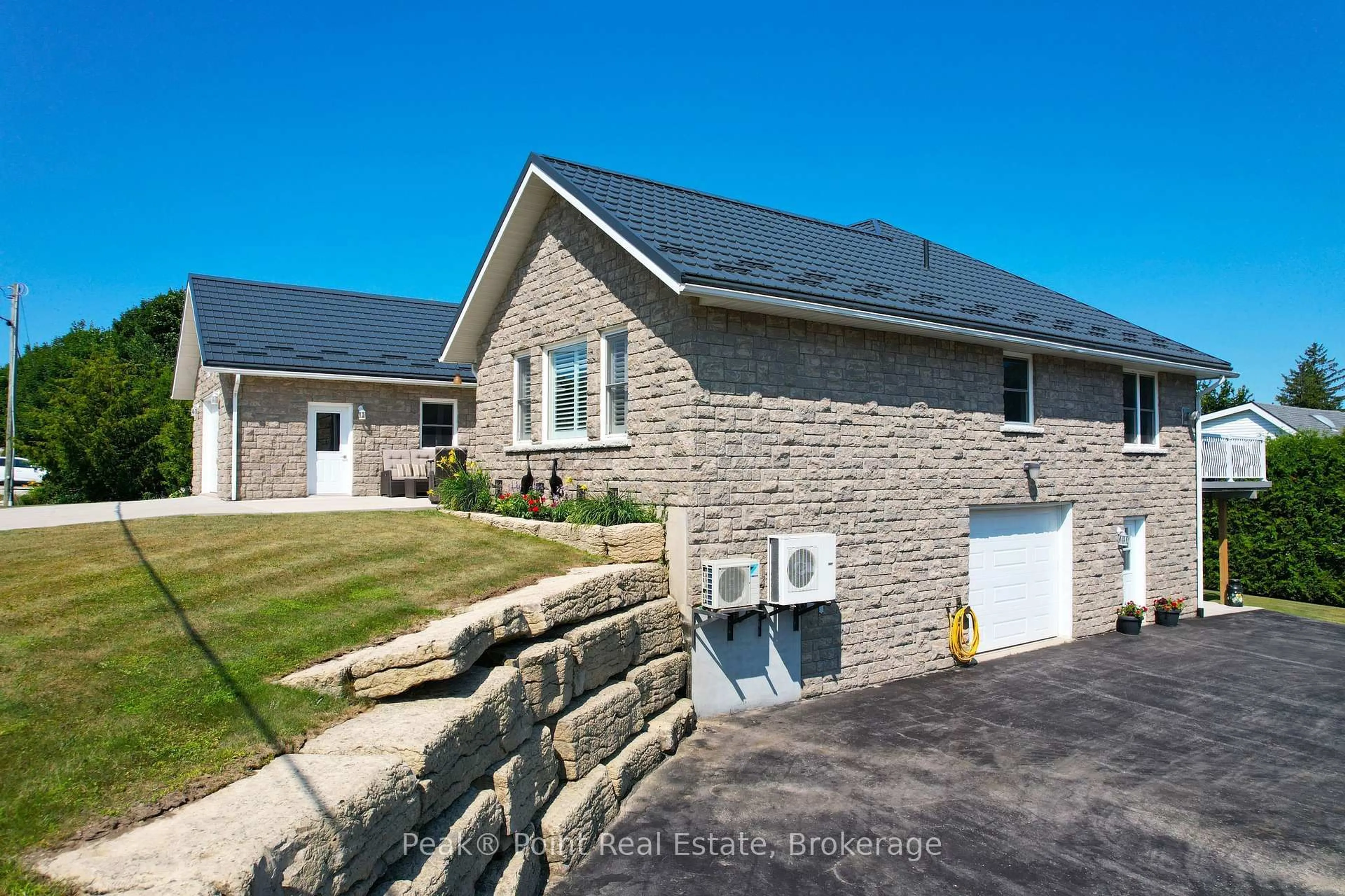 Unknown for 20 Moore St, Northern Bruce Peninsula Ontario N0H 1W0