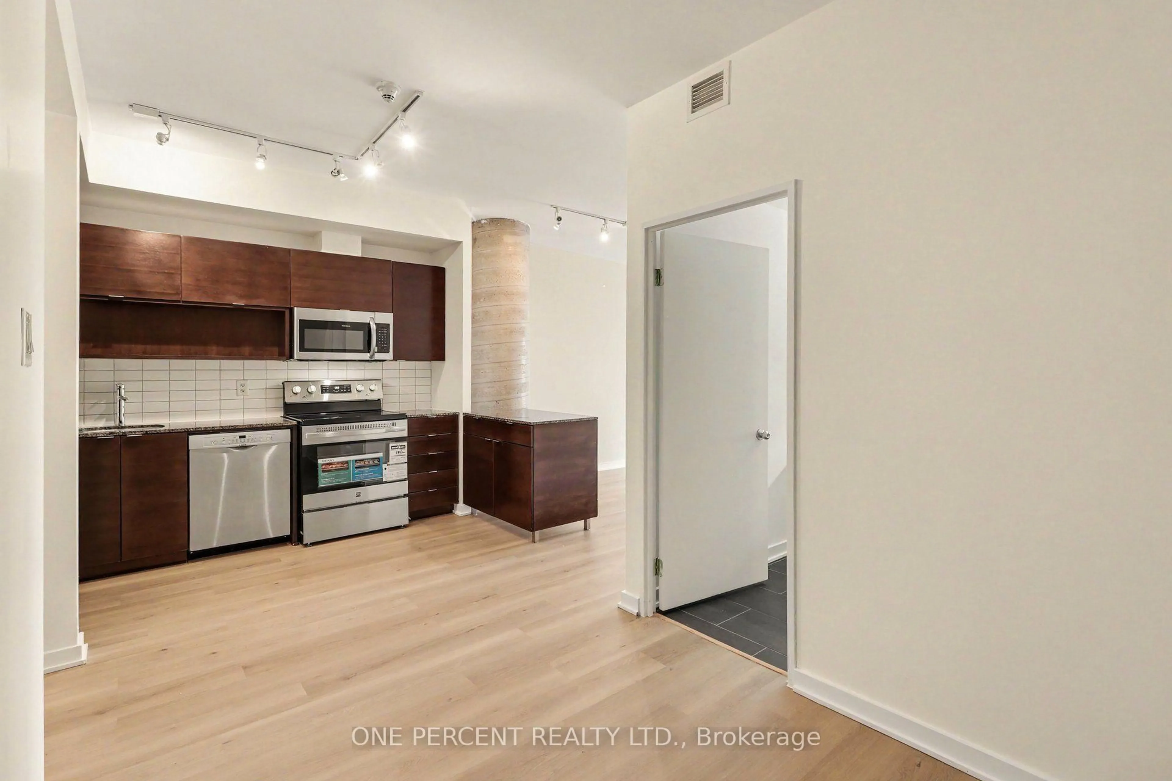 Unknown for 324 Laurier Ave #2008, Ottawa Ontario K1N 6P6