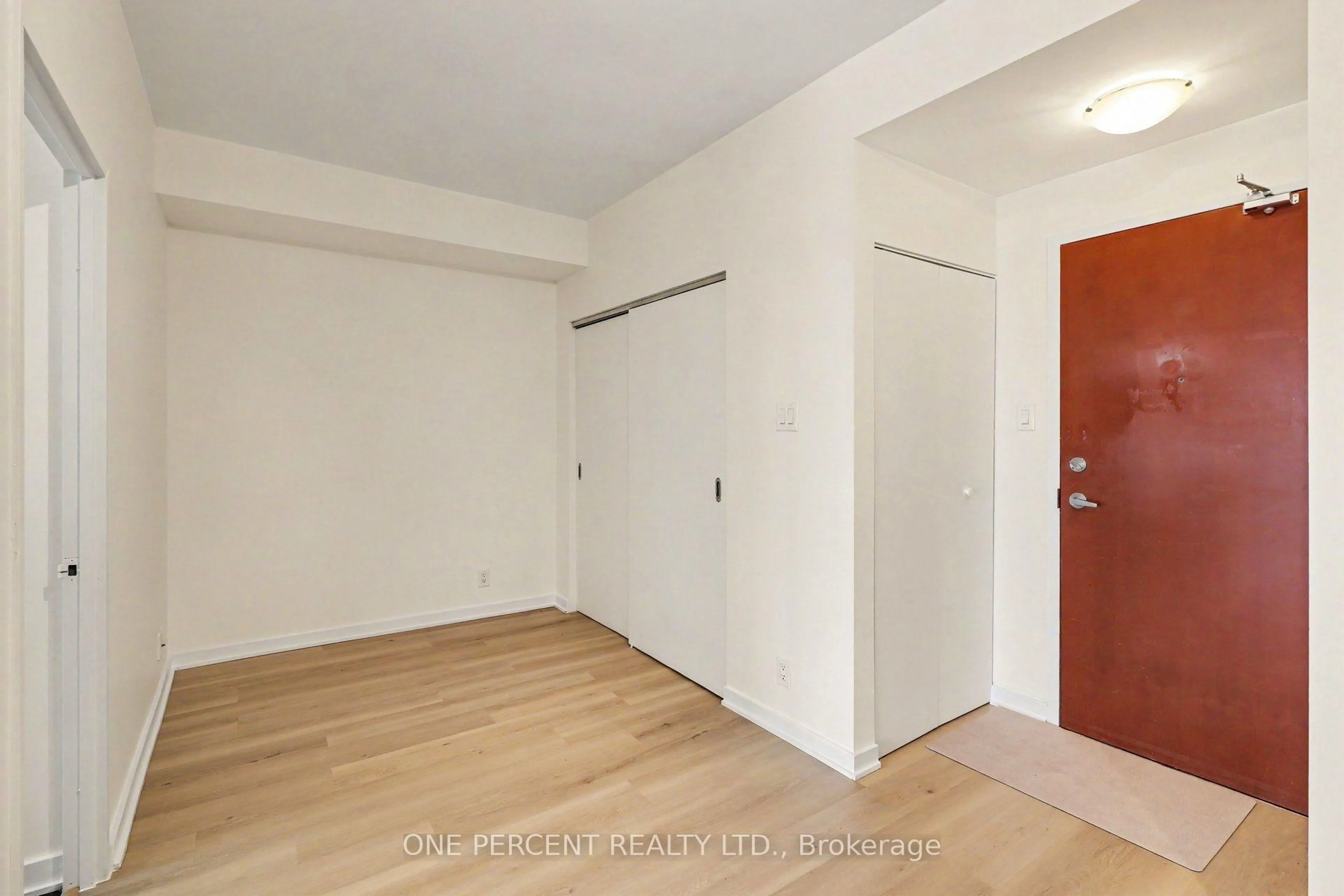 A pic of a room for 324 Laurier Ave #2008, Ottawa Ontario K1N 6P6