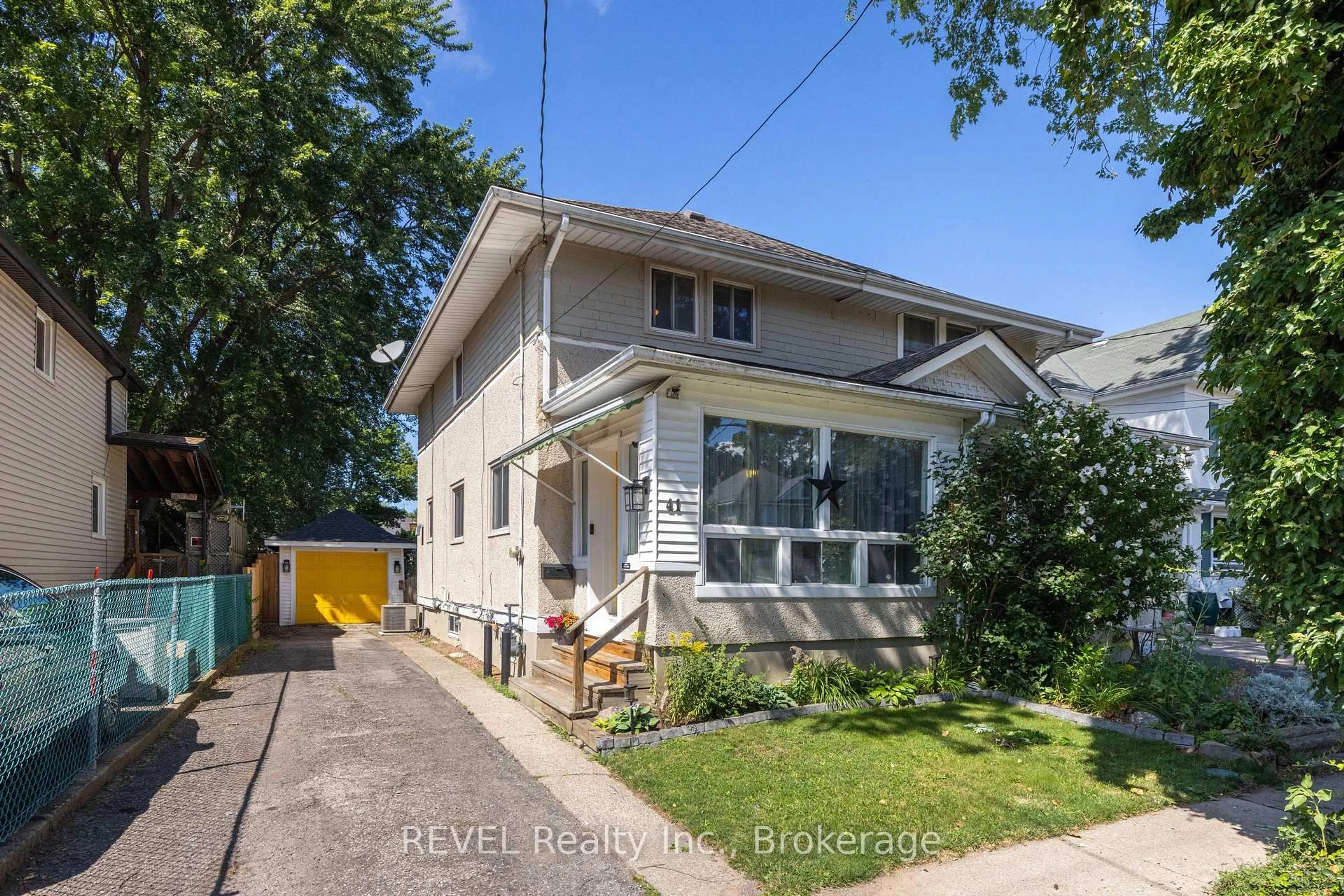 Unknown for 41 Ottawa St, St. Catharines Ontario L2R 1Z2