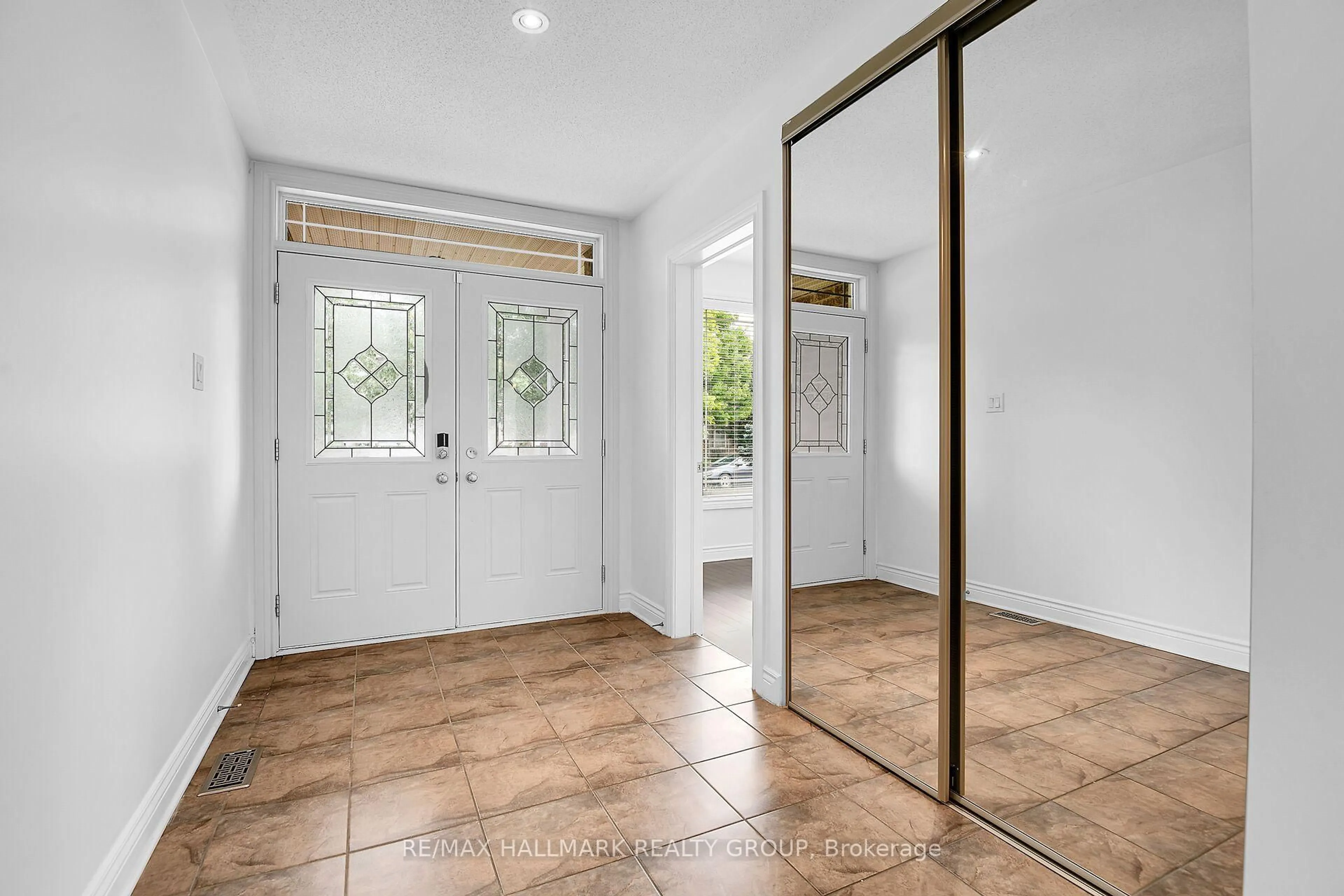 Indoor entryway for 155 Whernside Terr, Kanata Ontario K2W 0C6