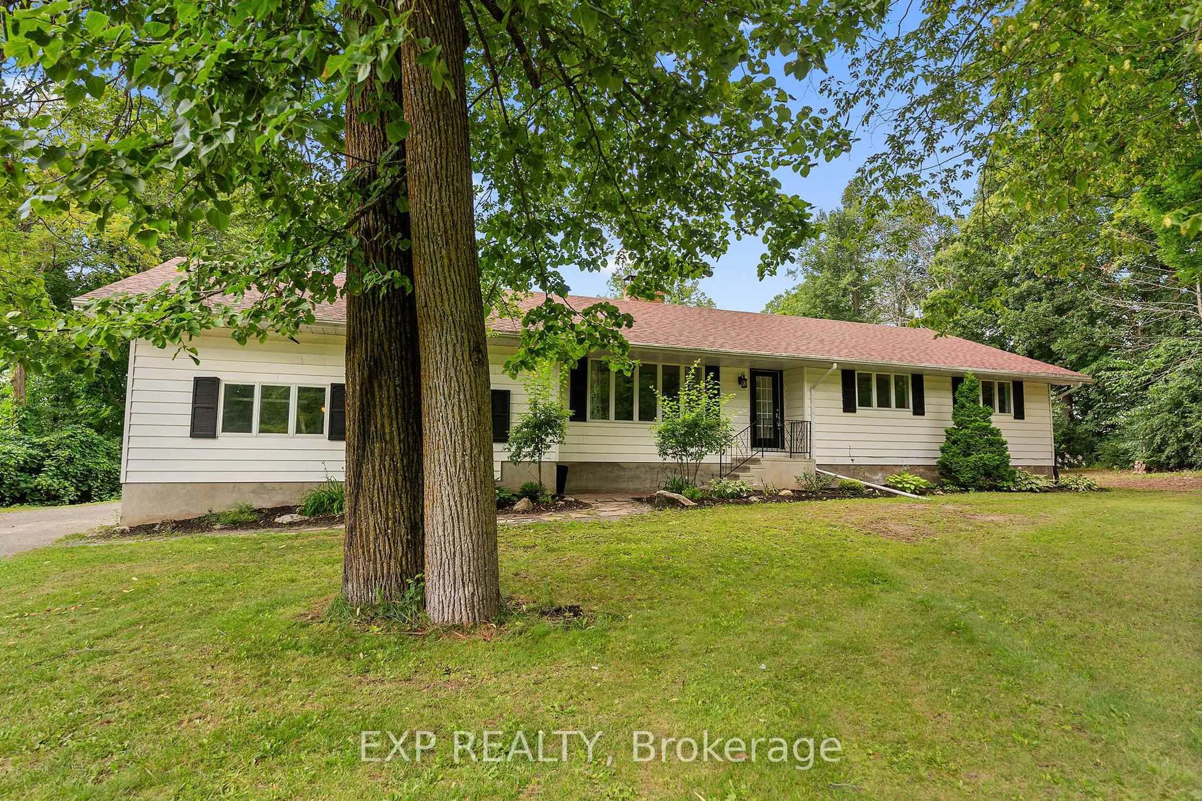 A pic from outside/outdoor area/front of a property/back of a property/a pic from drone, unknown for 541 COLLINS Rd, Renfrew Ontario K7V 3Z8