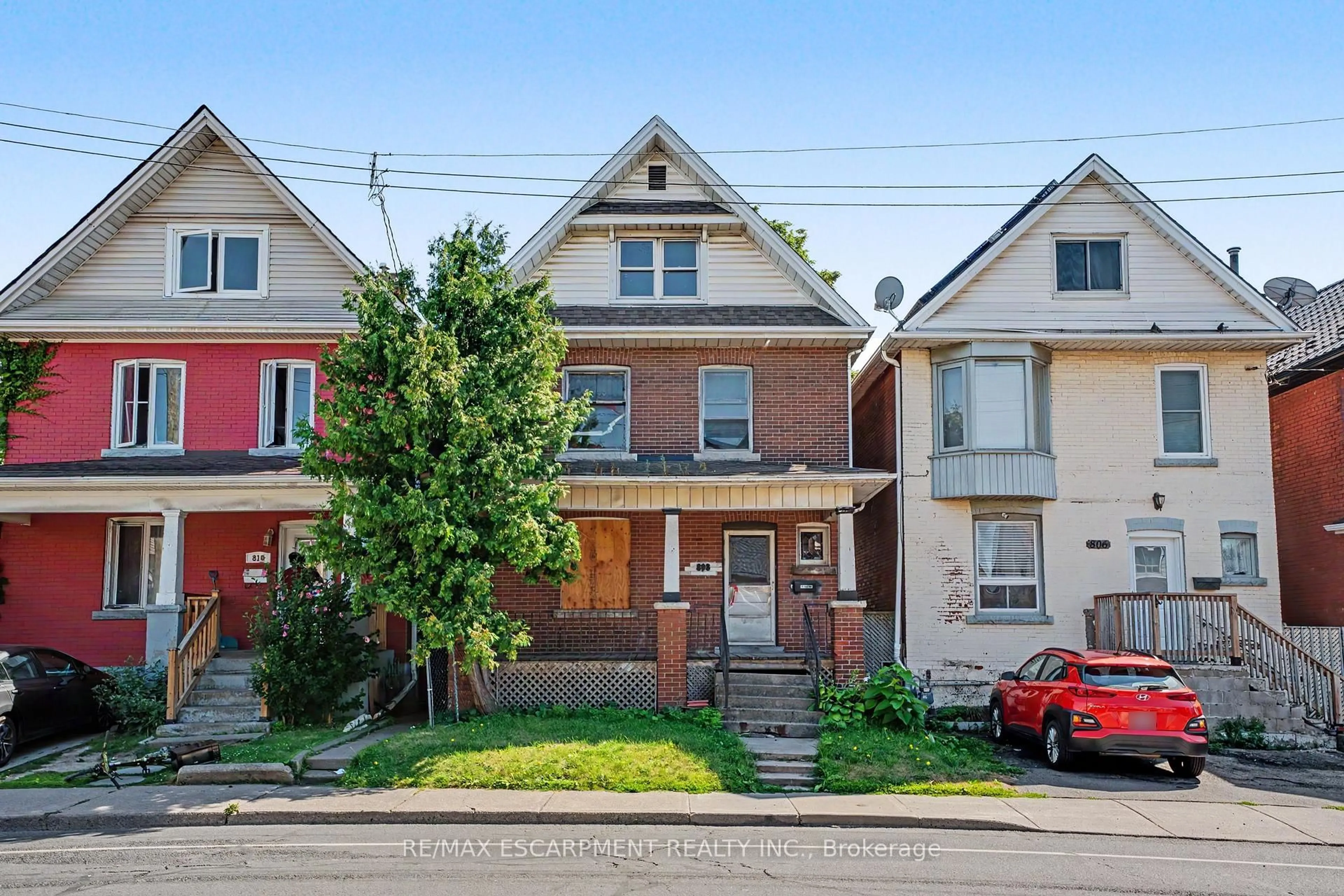 Home with brick exterior material, street for 808 Cannon St, Hamilton Ontario L8L 2E8