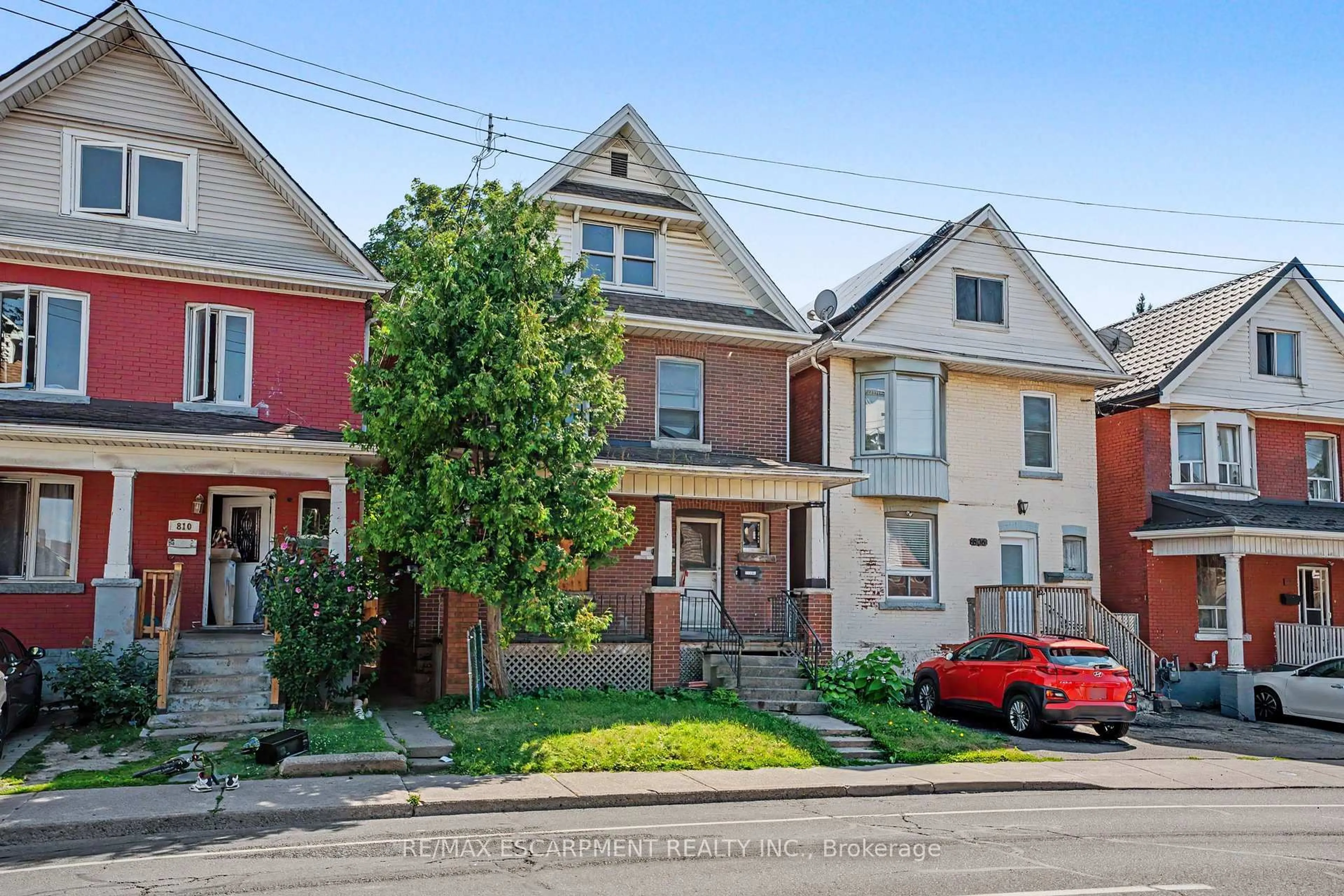 Home with brick exterior material, street for 808 Cannon St, Hamilton Ontario L8L 2E8