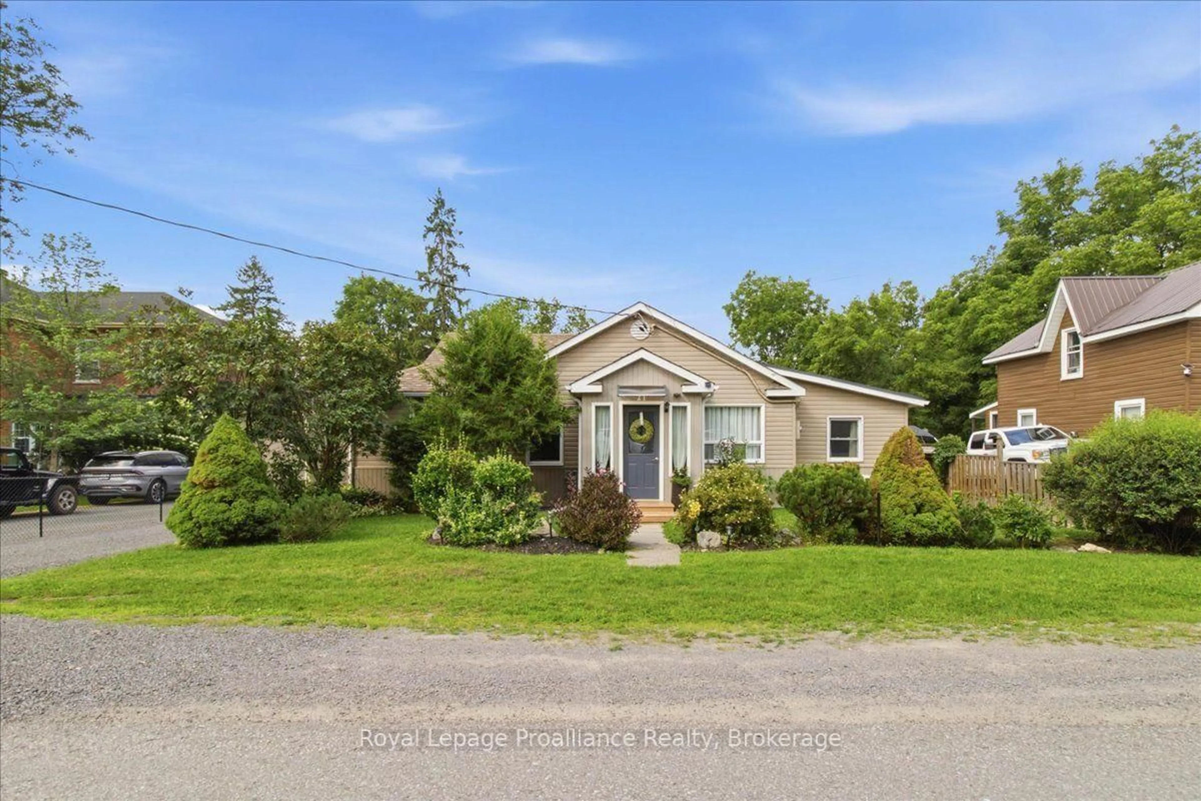 Unknown for 21 North Hastings Ave, Limoges Ontario K0K 2M0