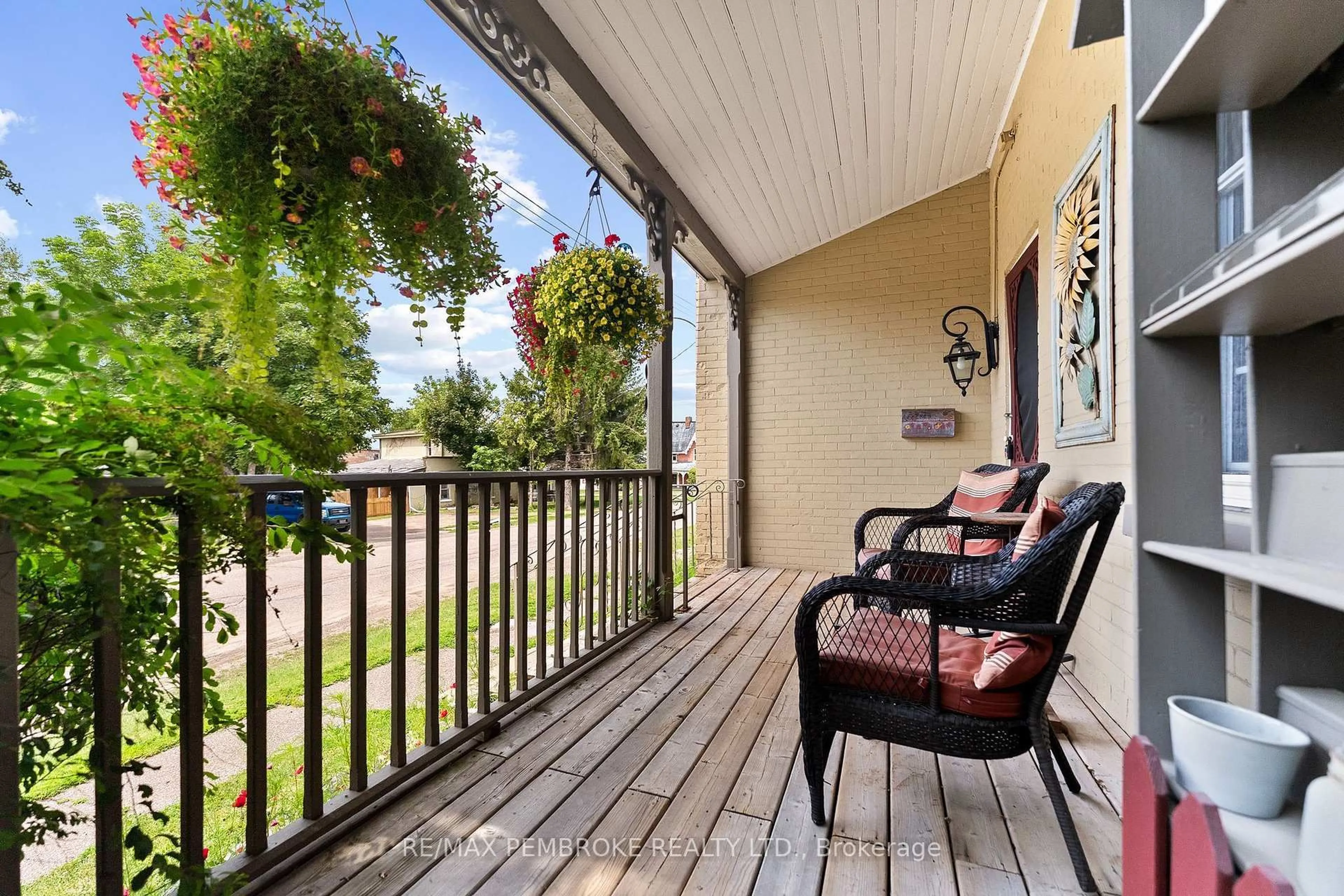 Patio, unknown for 233 Catherine St, Pembroke Ontario K8A 1V5