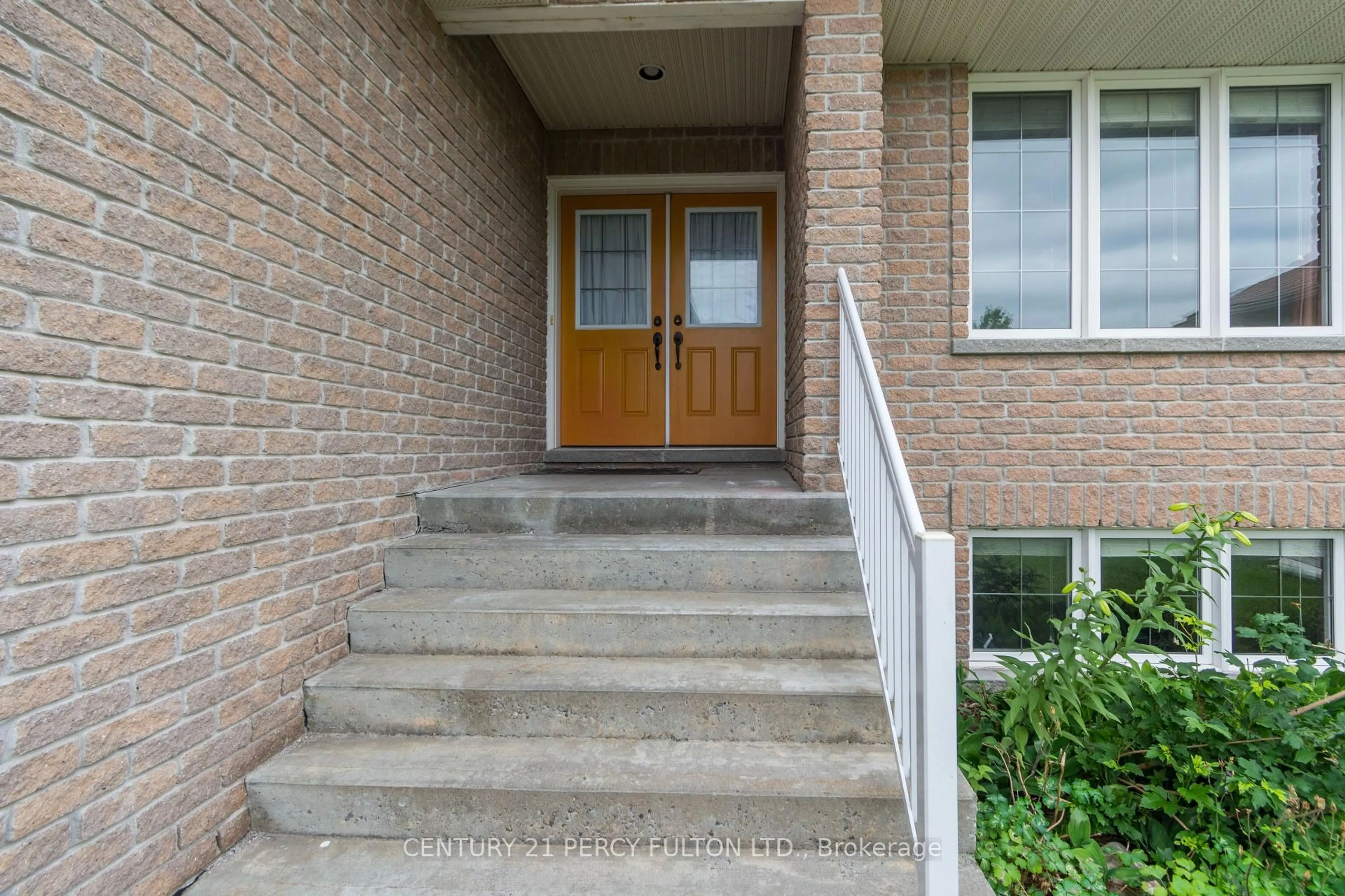 Unknown for 28 Freedom Cres, Quinte West Ontario K8V 0C1