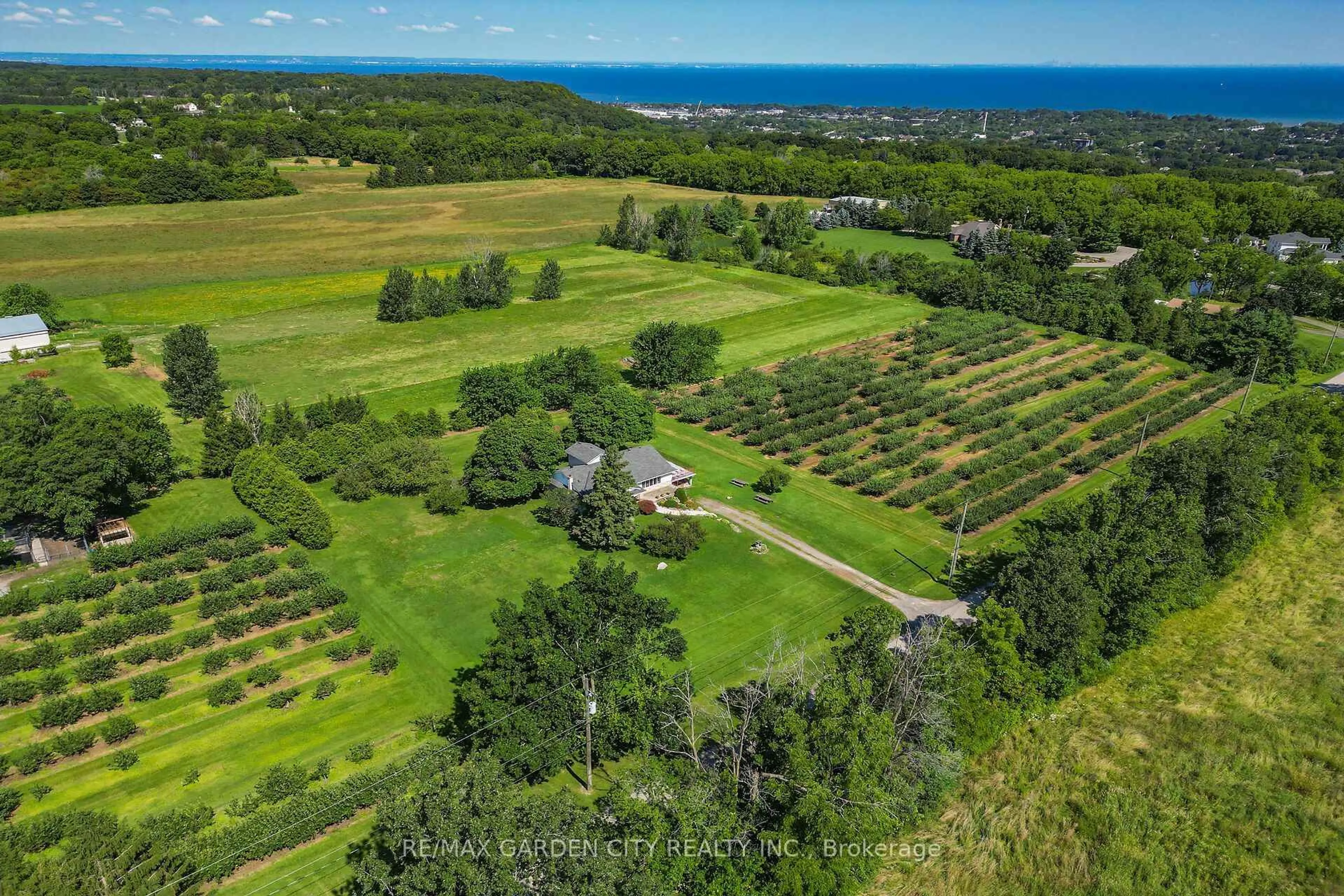 A pic from outside/outdoor area/front of a property/back of a property/a pic from drone, forest/trees view for 134 Russ Rd, Grimsby Ontario L3M 4E7